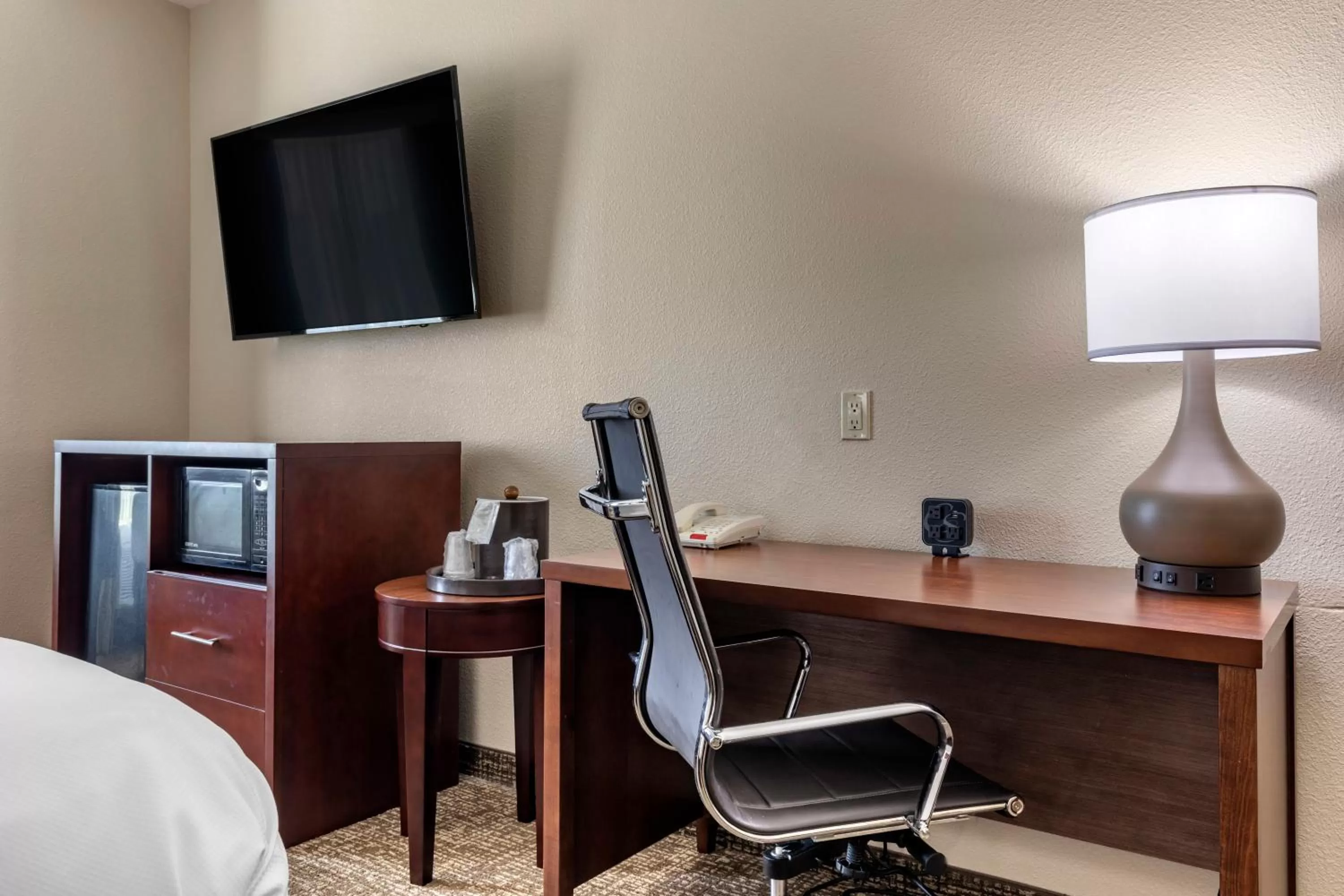 Living room, Bed in Comfort Inn & Suites, White Settlement-Fort Worth West, TX