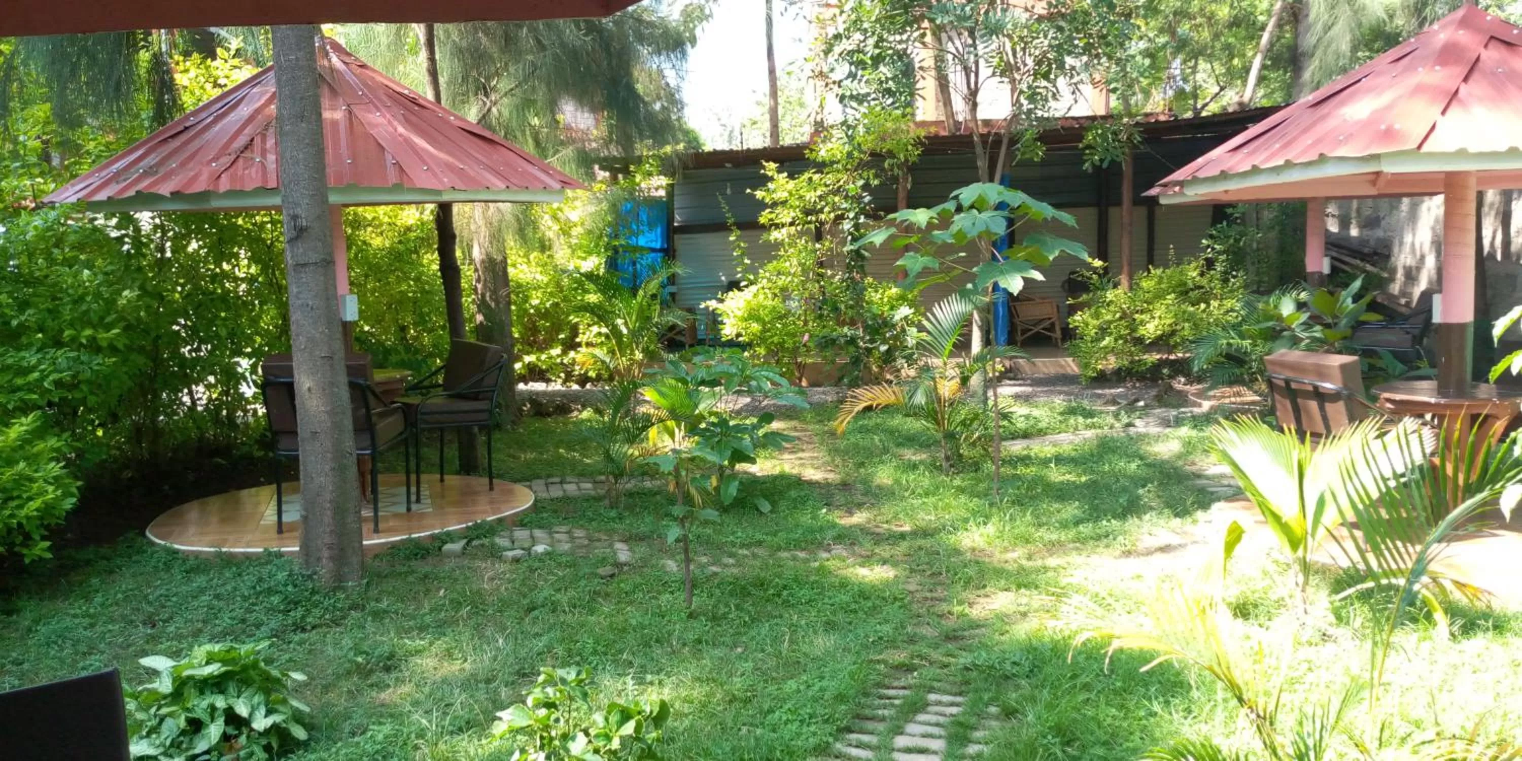 Restaurant/places to eat, Garden in Beach View Hotel - Kisumu