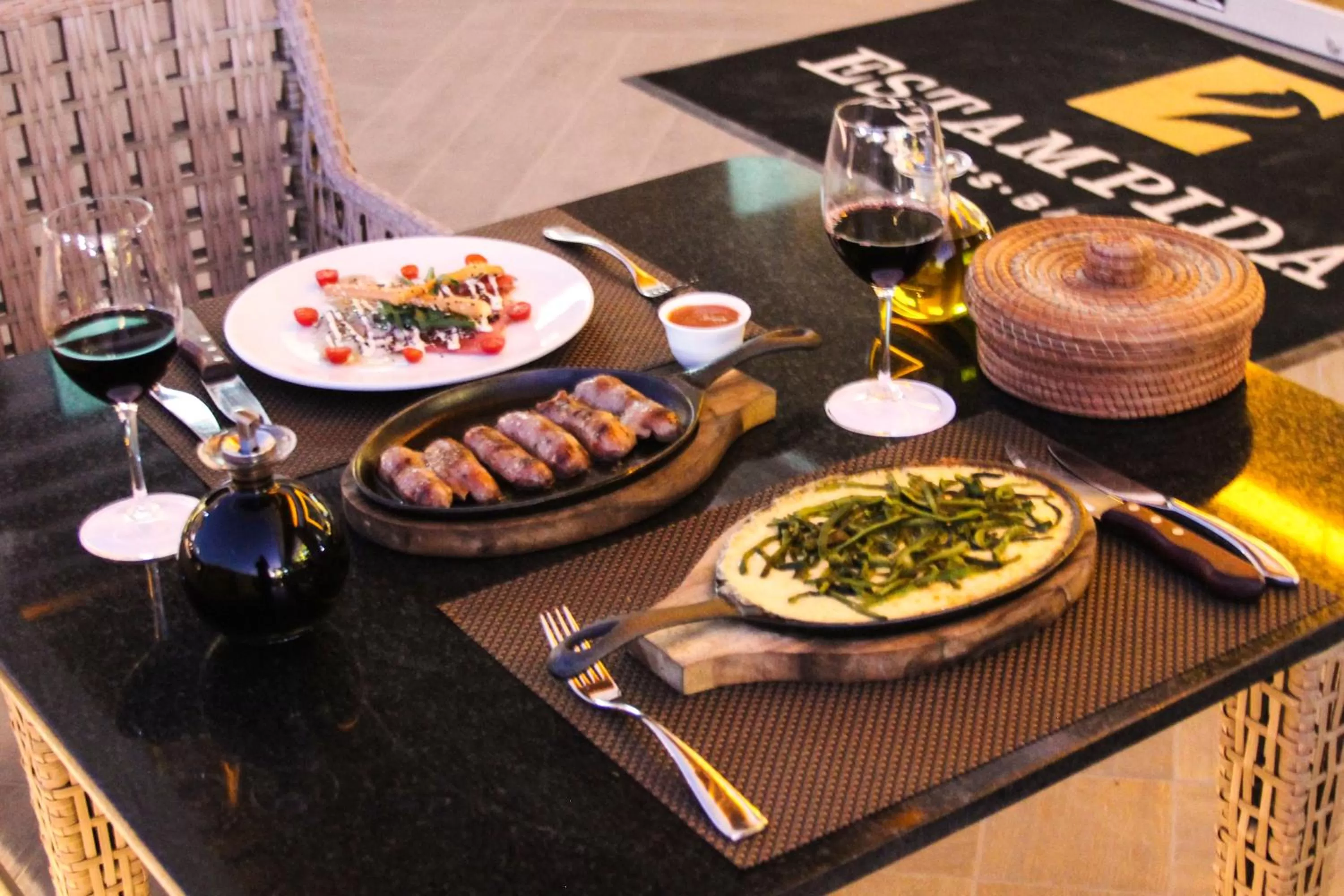 Meals in HS HOTSSON Hotel Leon