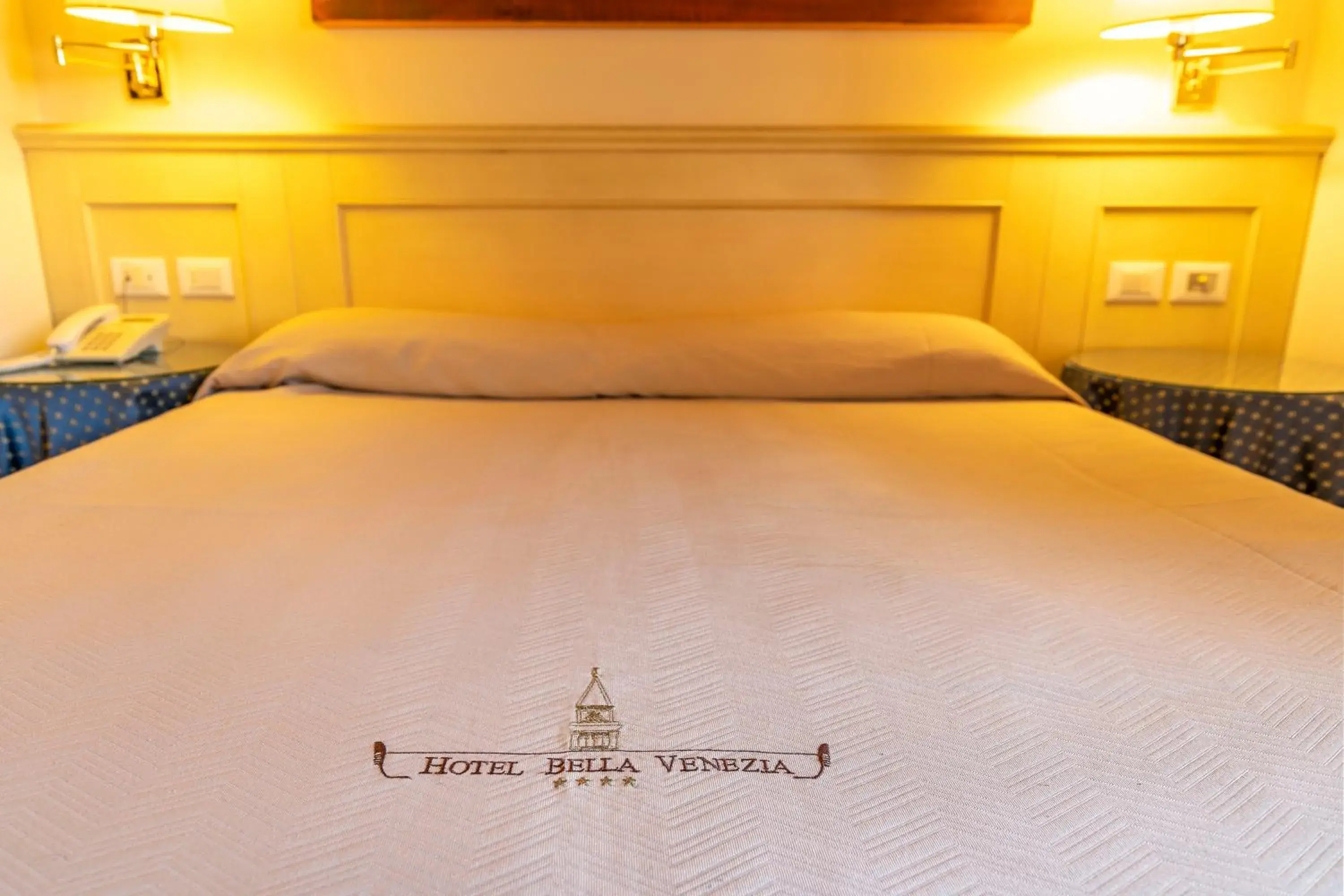 Bed in Hotel Bella Venezia