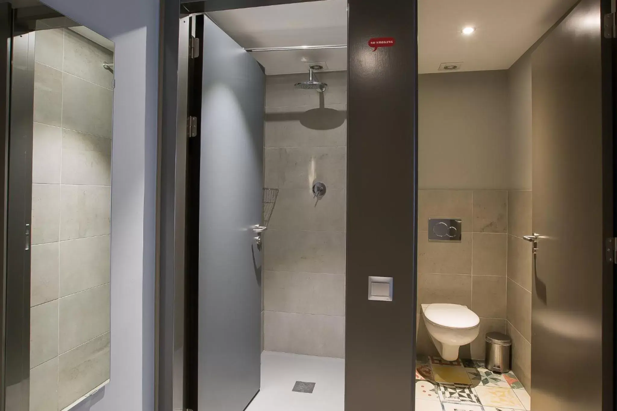 Shower, Bathroom in Yeah Barcelona Hostel