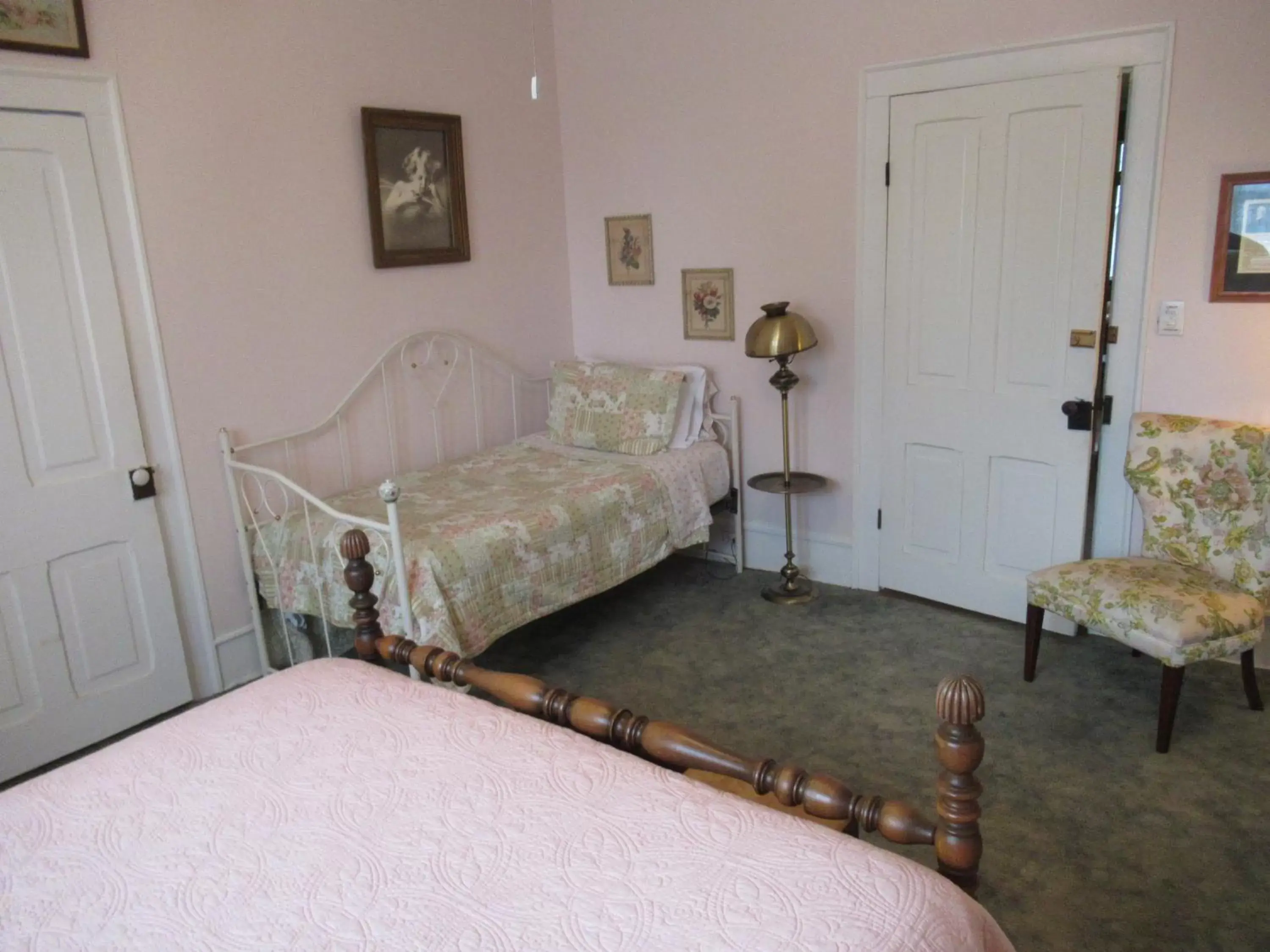 Bed, Seating Area in Carrier Houses Bed & Breakfast