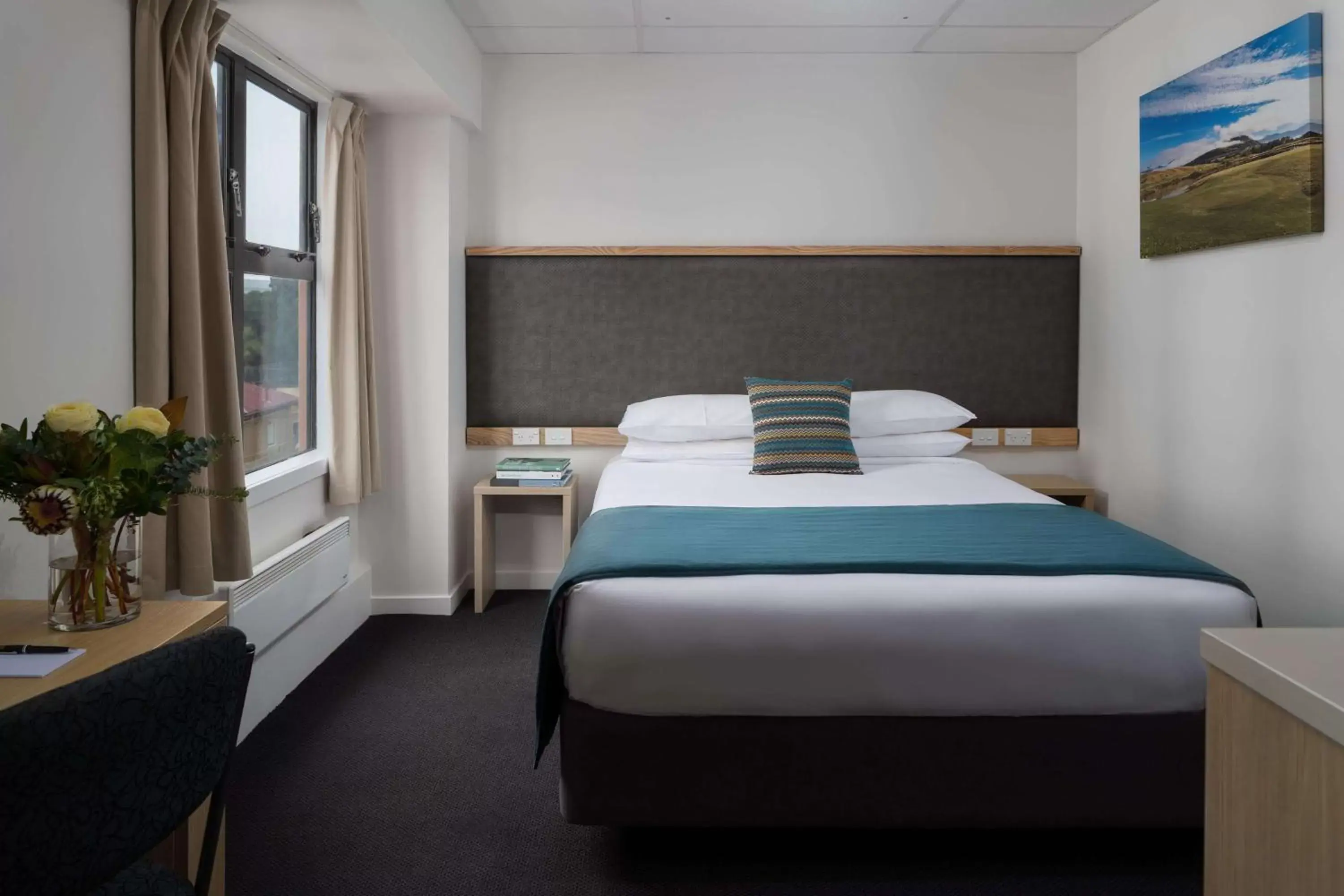 Photo of the whole room, Bed in Atura Wellington