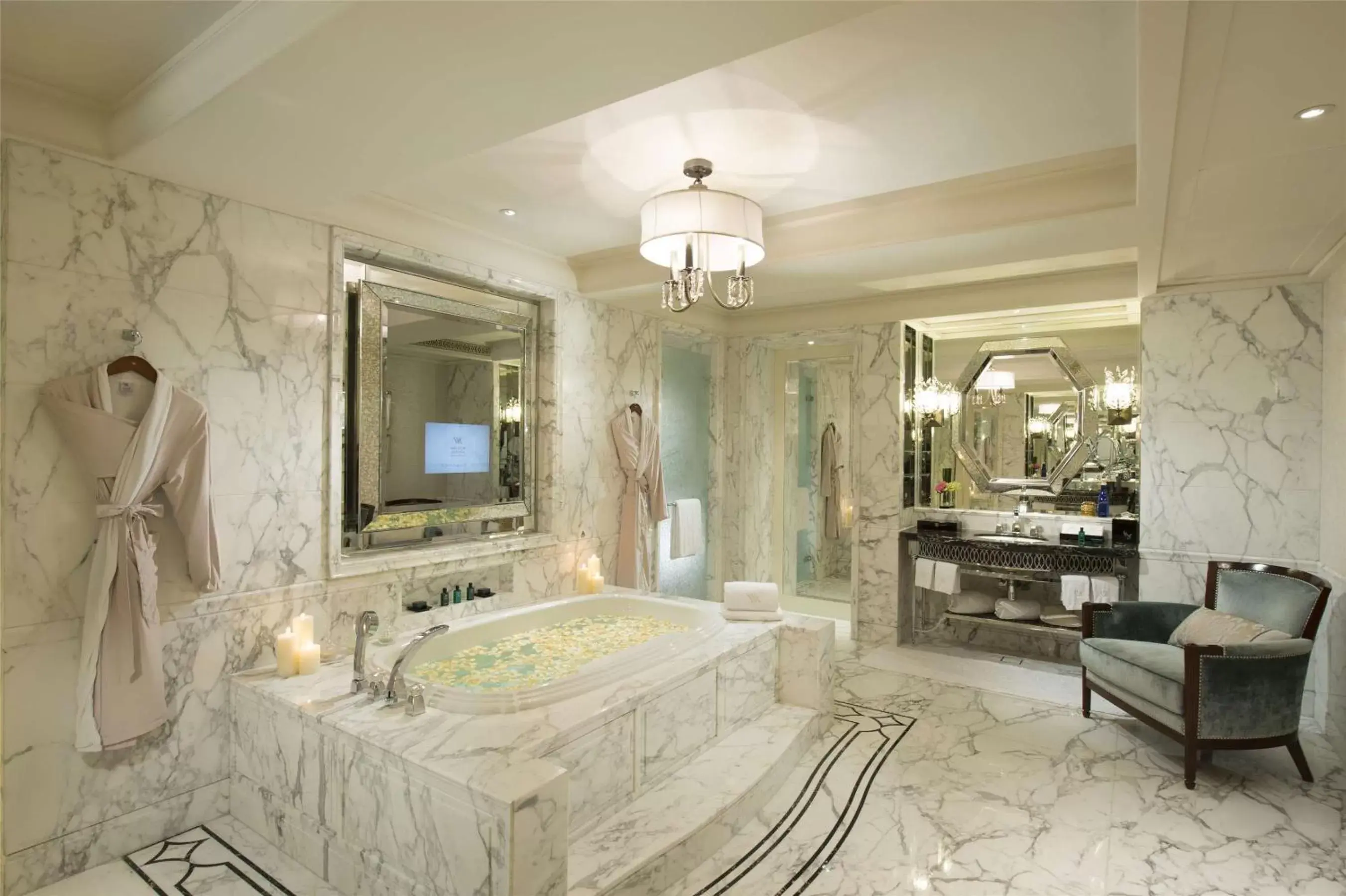 Bathroom in Waldorf Astoria Shanghai on the Bund