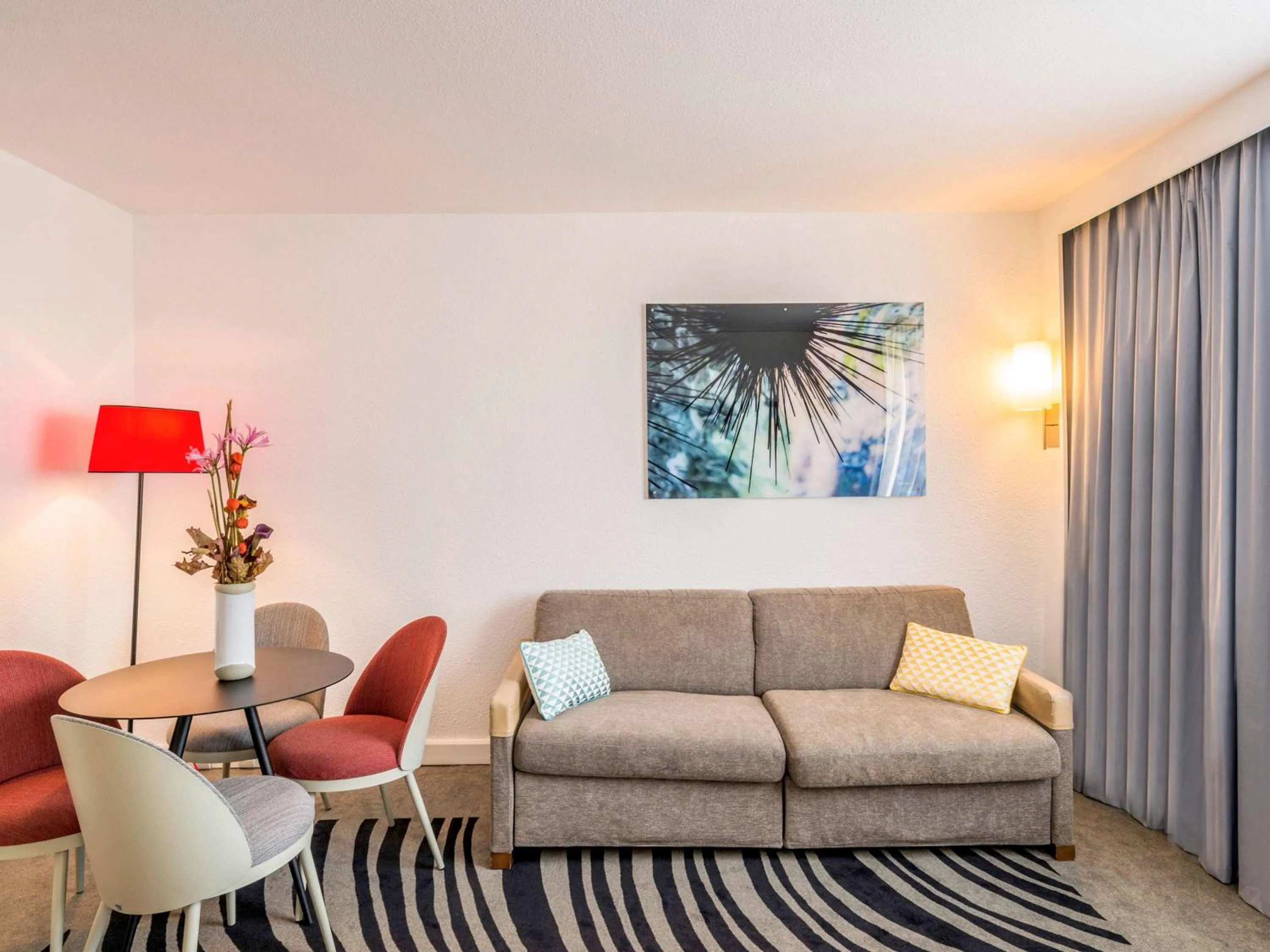 Photo of the whole room in Novotel Paris Créteil Le Lac