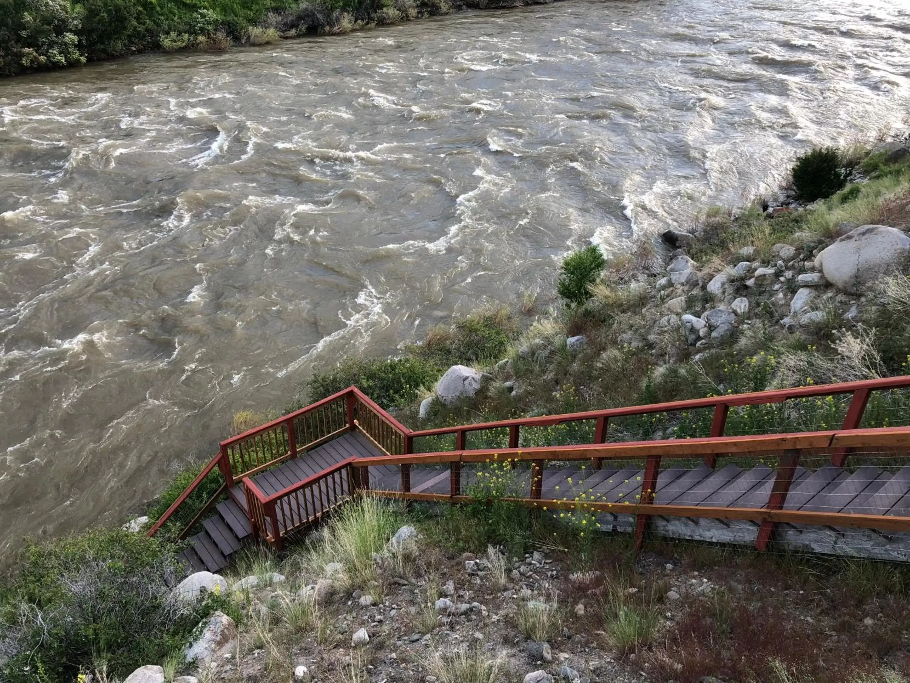 Yellowstone Riverside Cottages