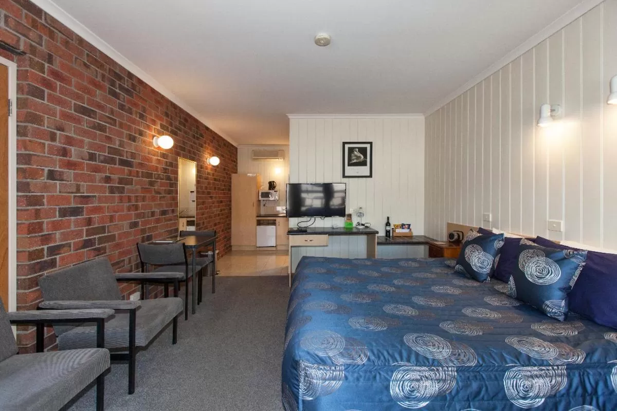 Photo of the whole room, Bed in Ararat Motor Inn