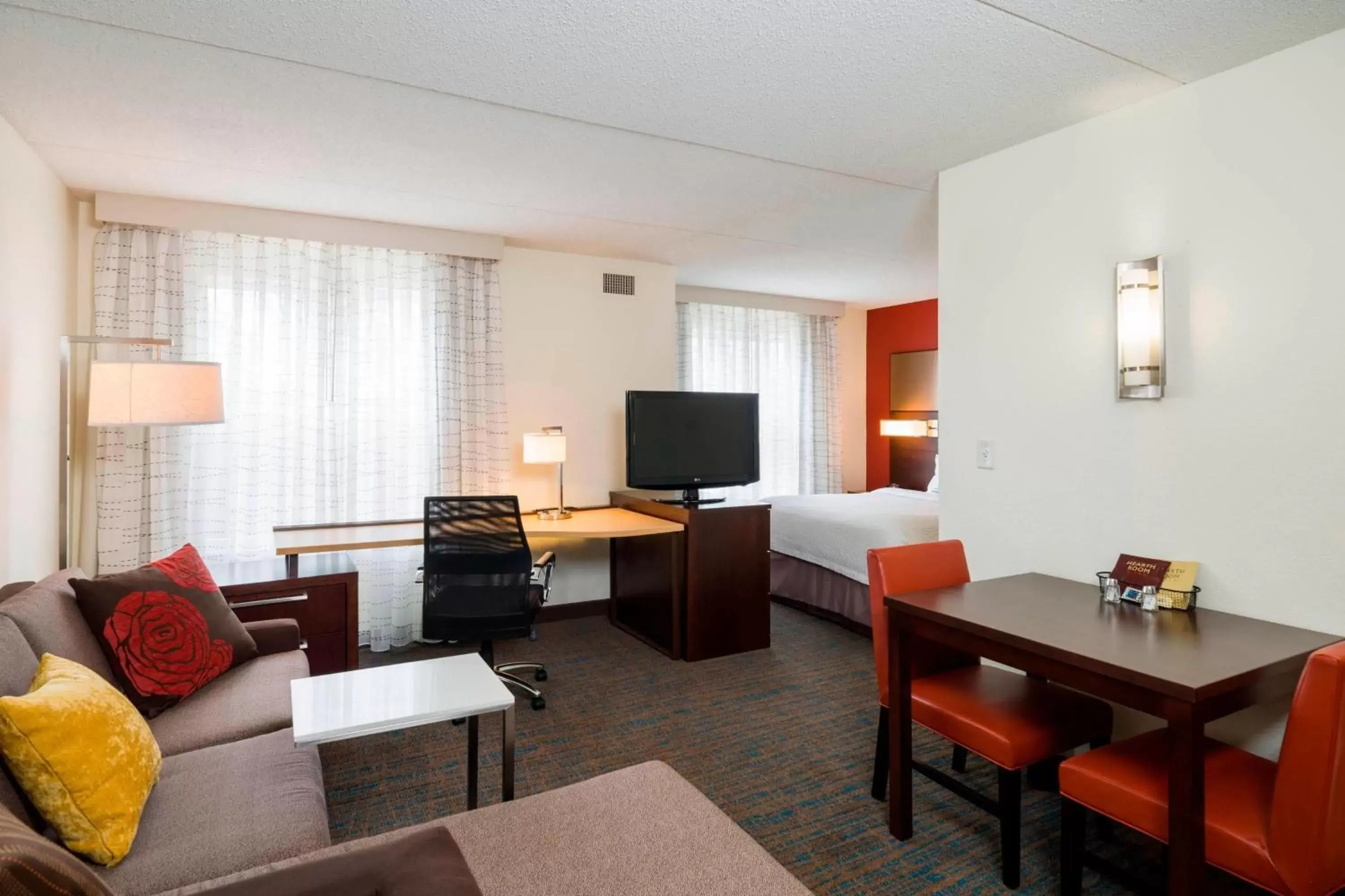 Living room, Seating Area in Residence Inn Boston Framingham