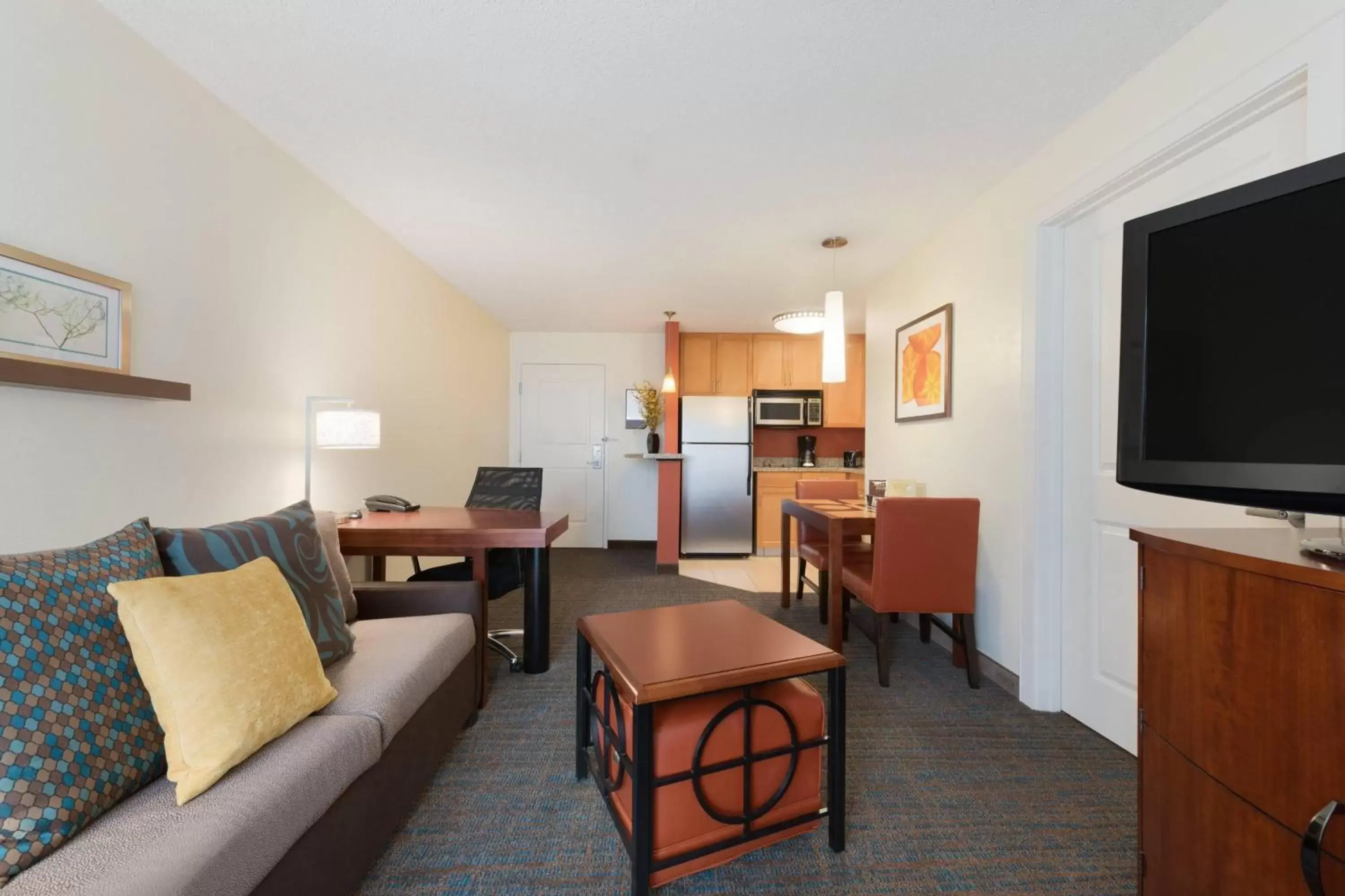 Living room, Seating Area in Residence Inn by Marriott Oklahoma City Downtown/Bricktown