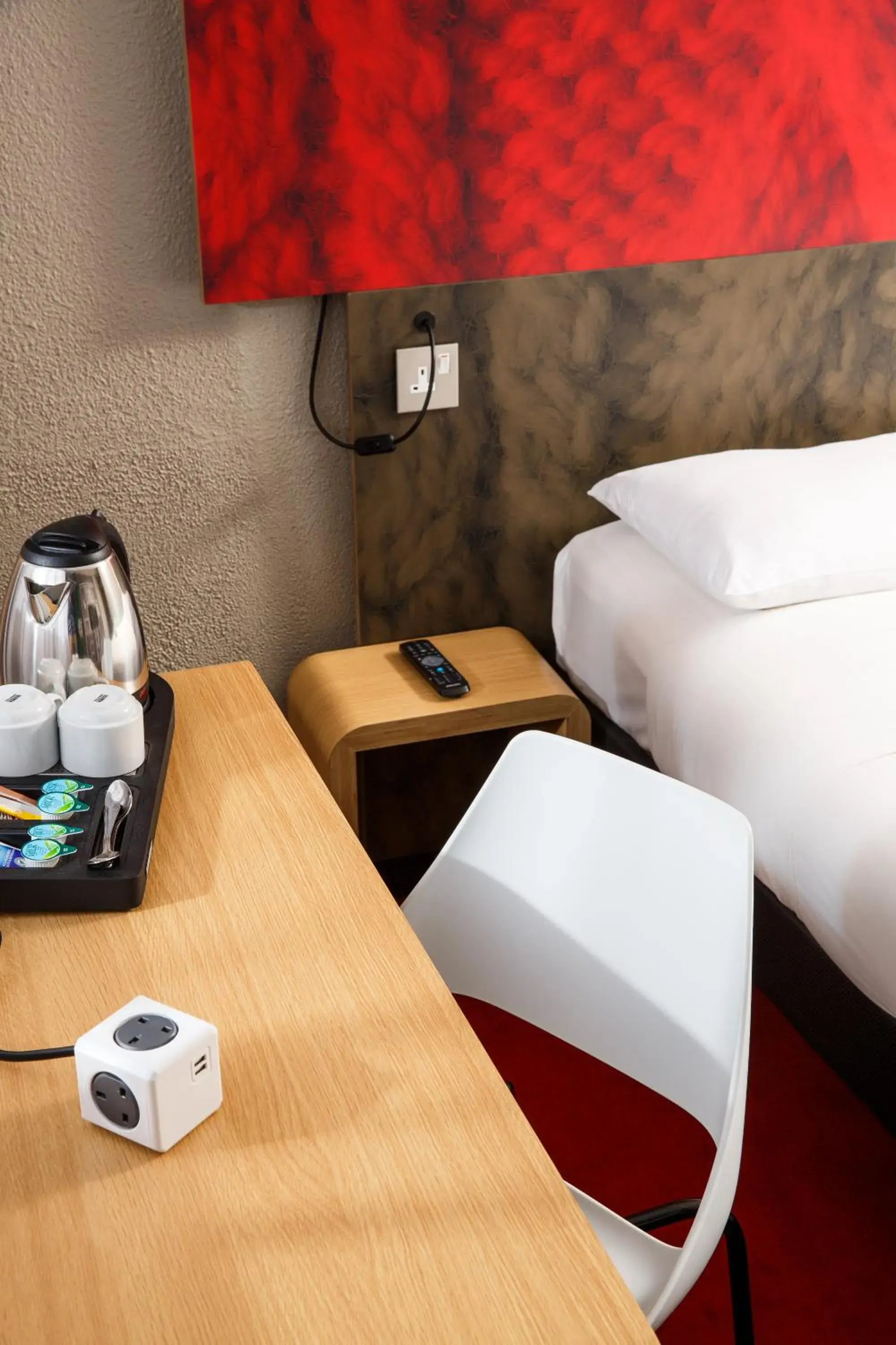 TV and multimedia, Bed in Ibis Coventry South Whitley Hotel