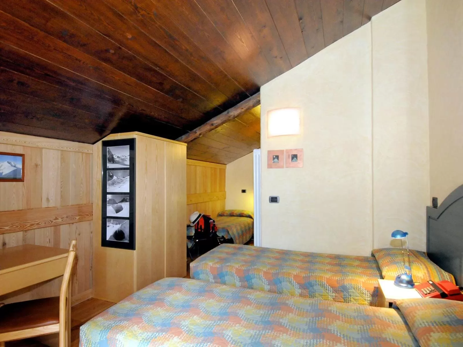 Bedroom, Bed in Hotel Aigle