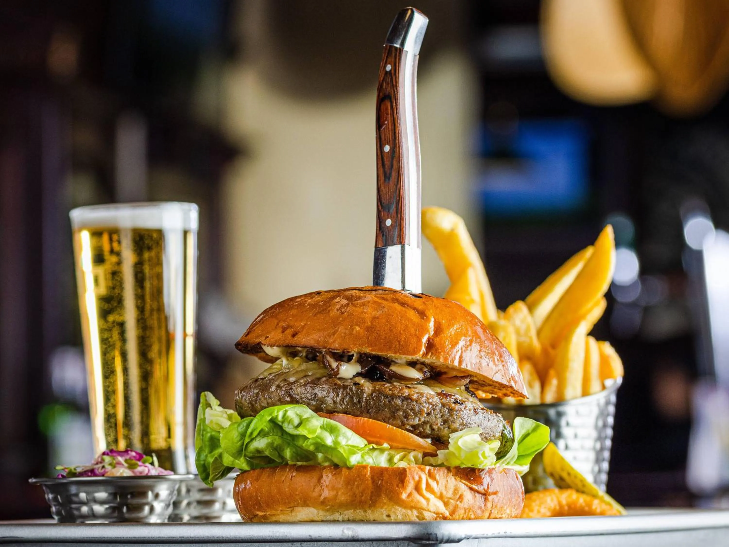 Restaurant/places to eat in Towers Rotana - Dubai