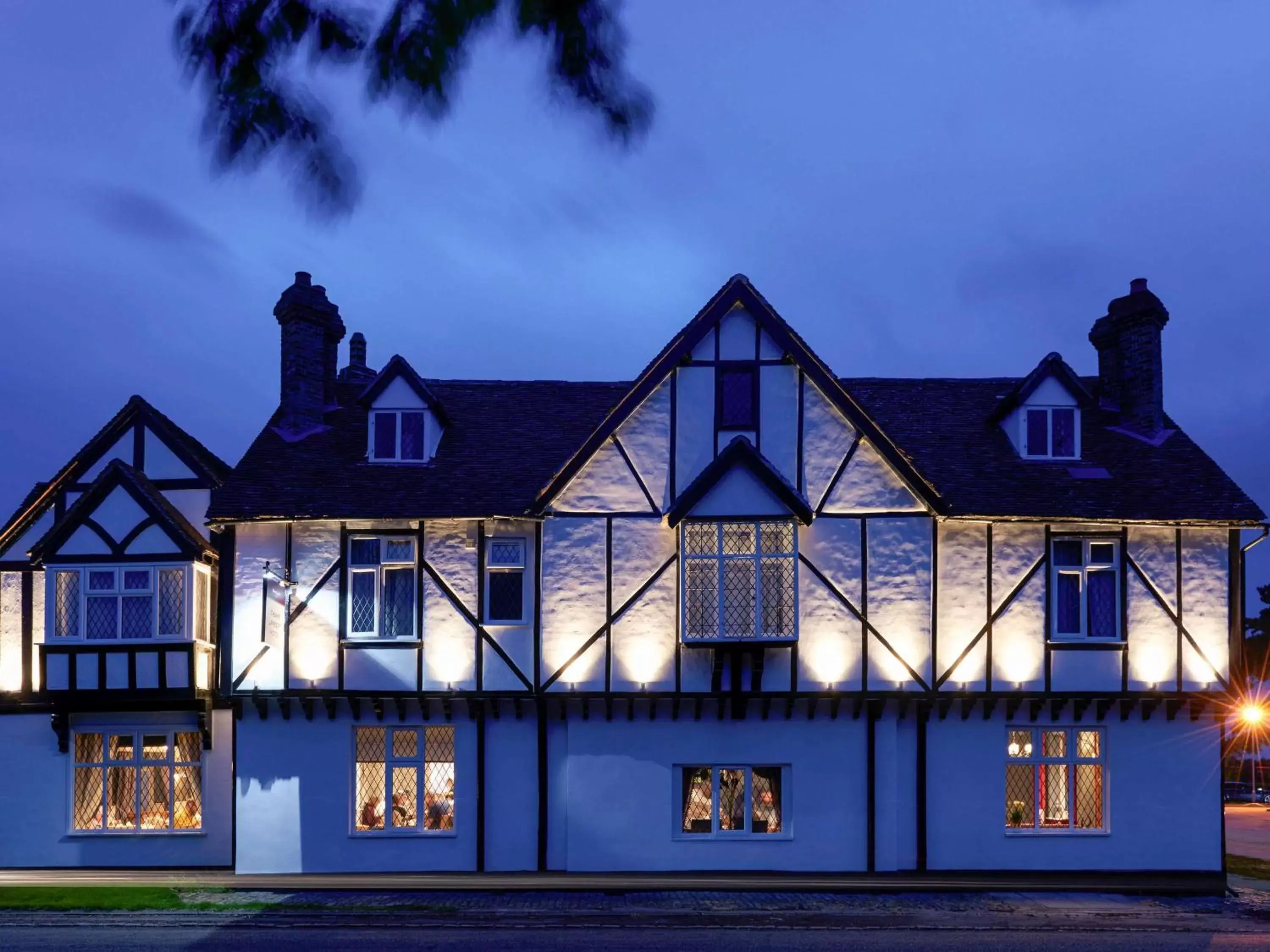 Photo of the whole room, Property Building in Mercure Thame Lambert Hotel