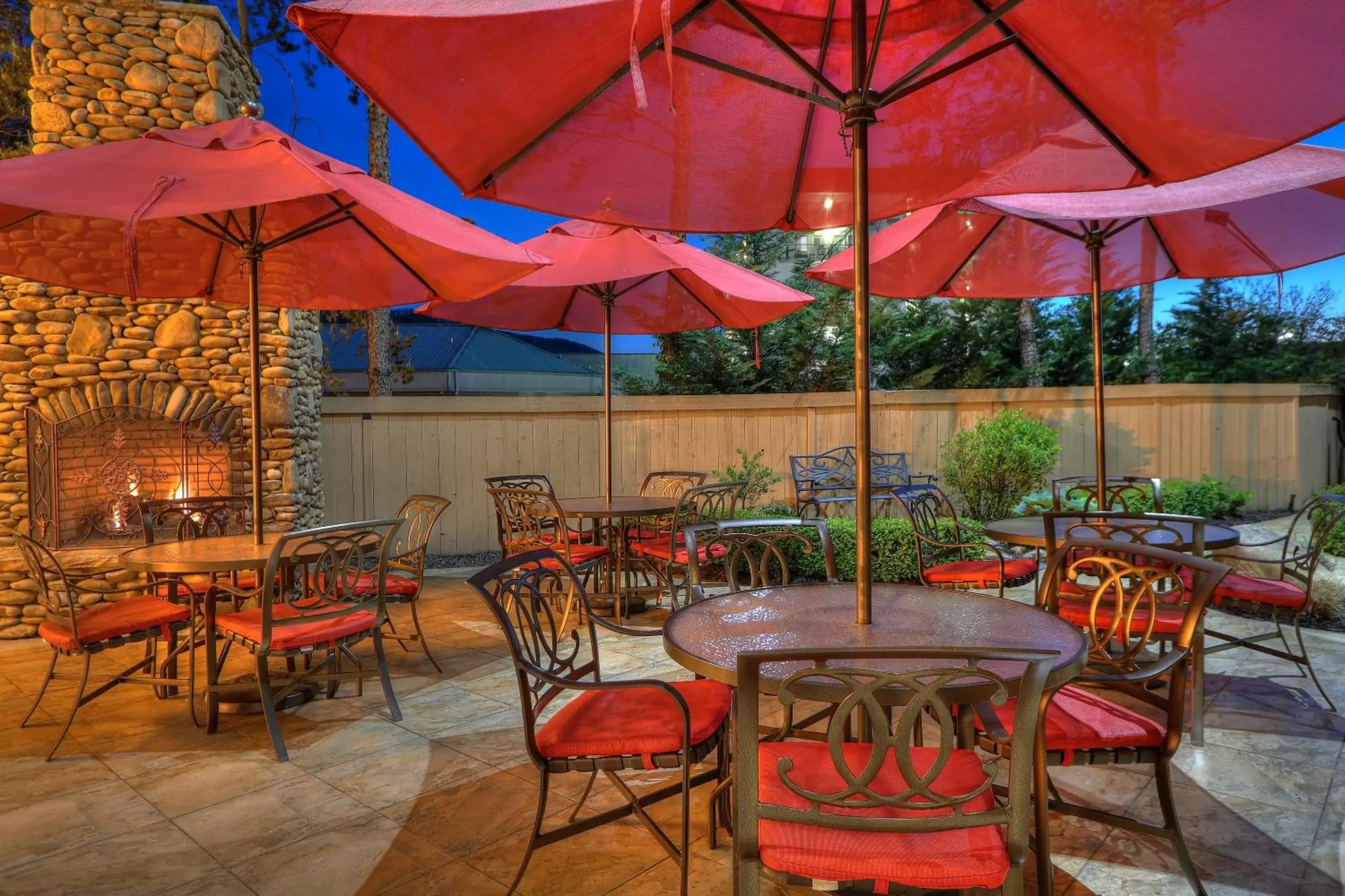 Patio, Restaurant/Places to Eat in La Quinta by Wyndham Pigeon Forge