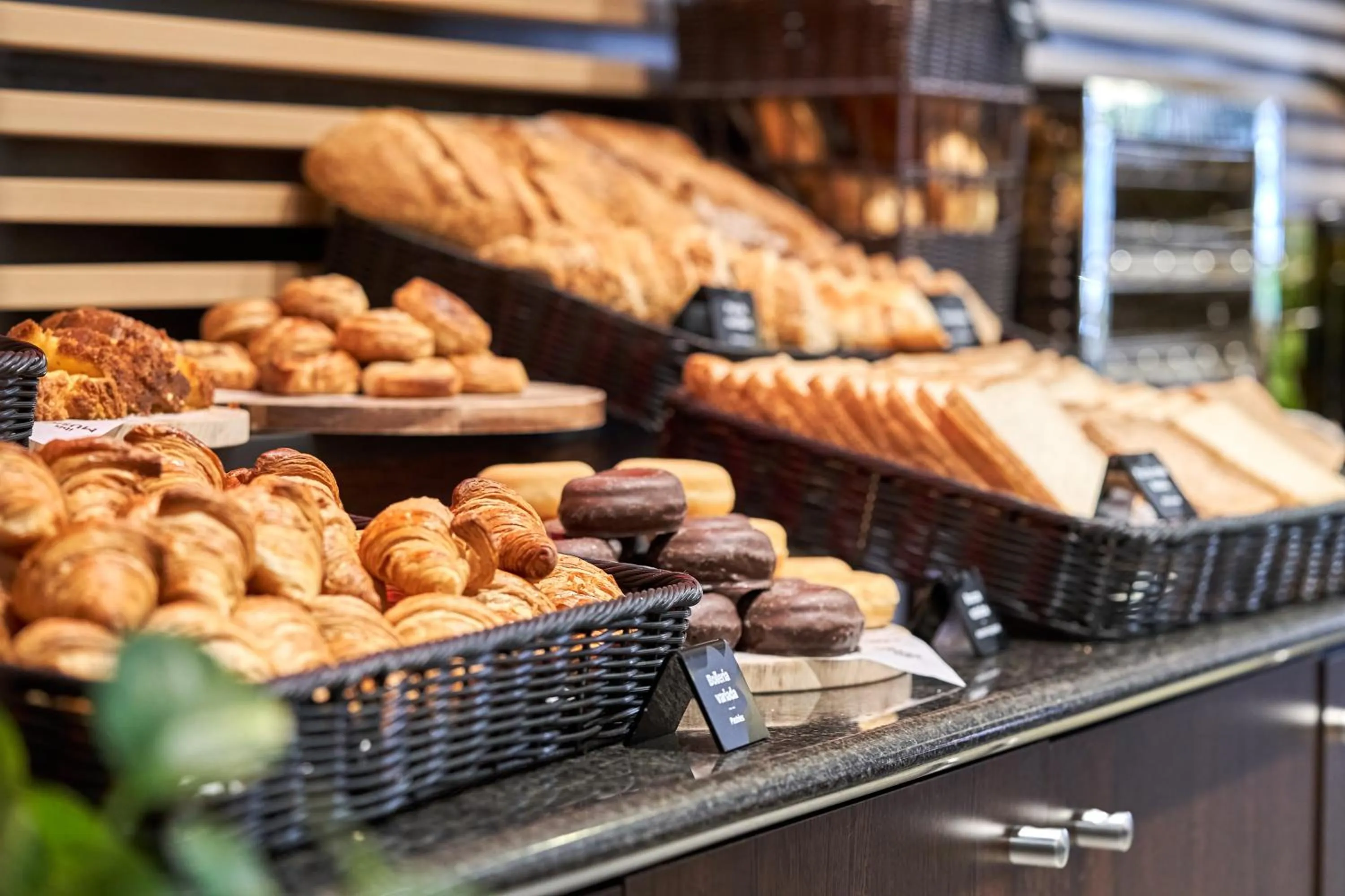 Food and drinks in Ibis Madrid Calle Alcalá