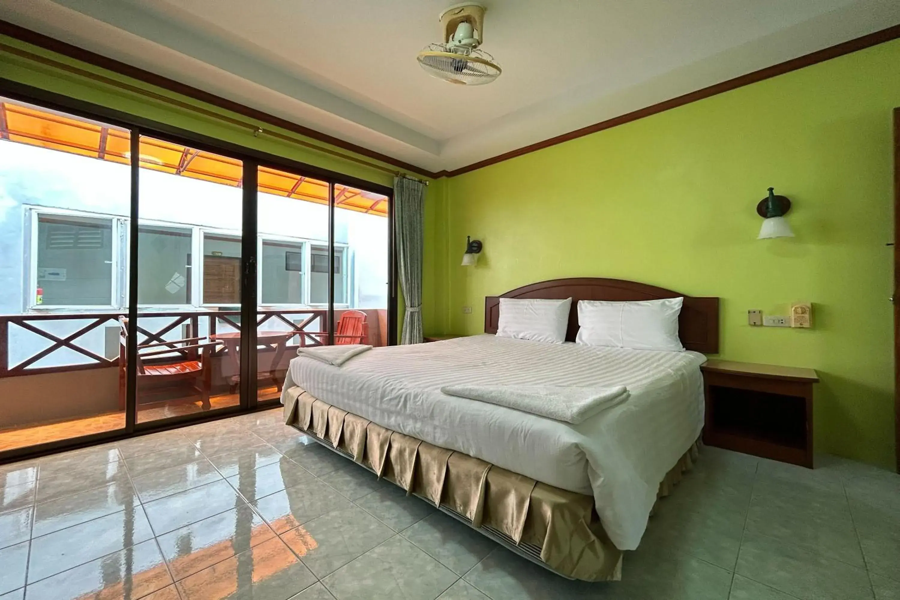 Bed in Me Mee Place & Tour Krabi