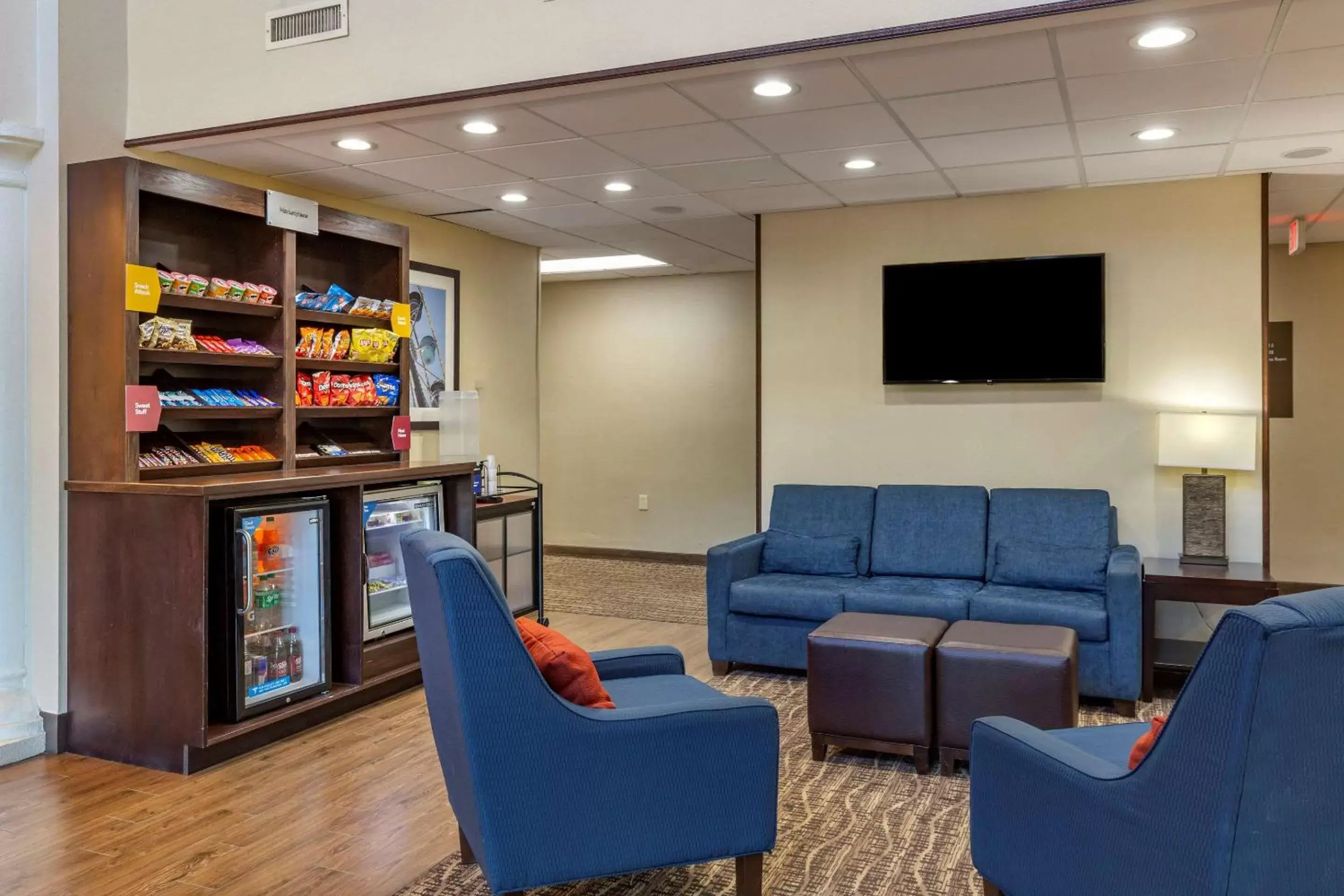 Lobby or reception in Comfort Suites Raleigh Walnut Creek