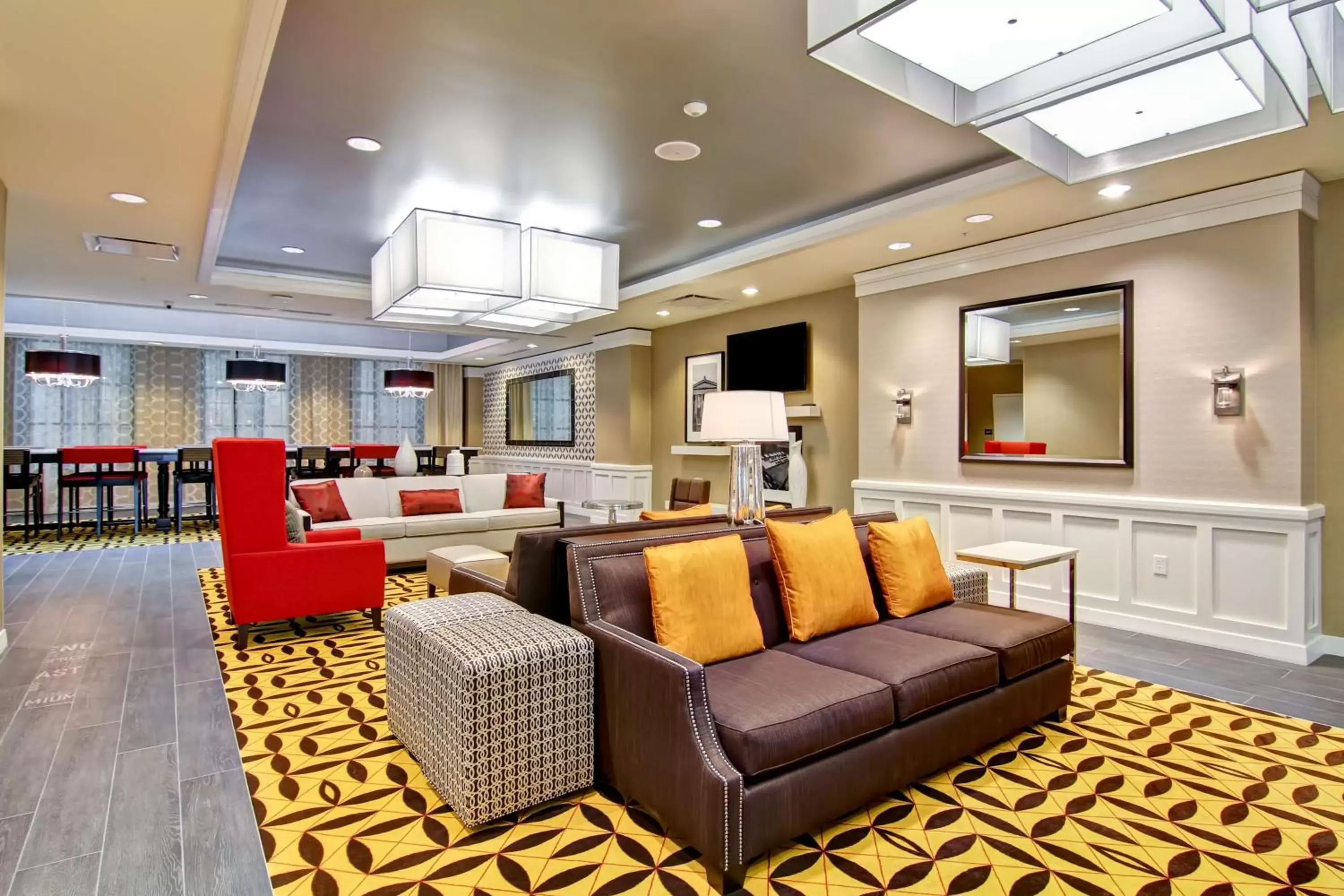 Lobby or reception in Hampton Inn and Suites Cincinnati - Downtown