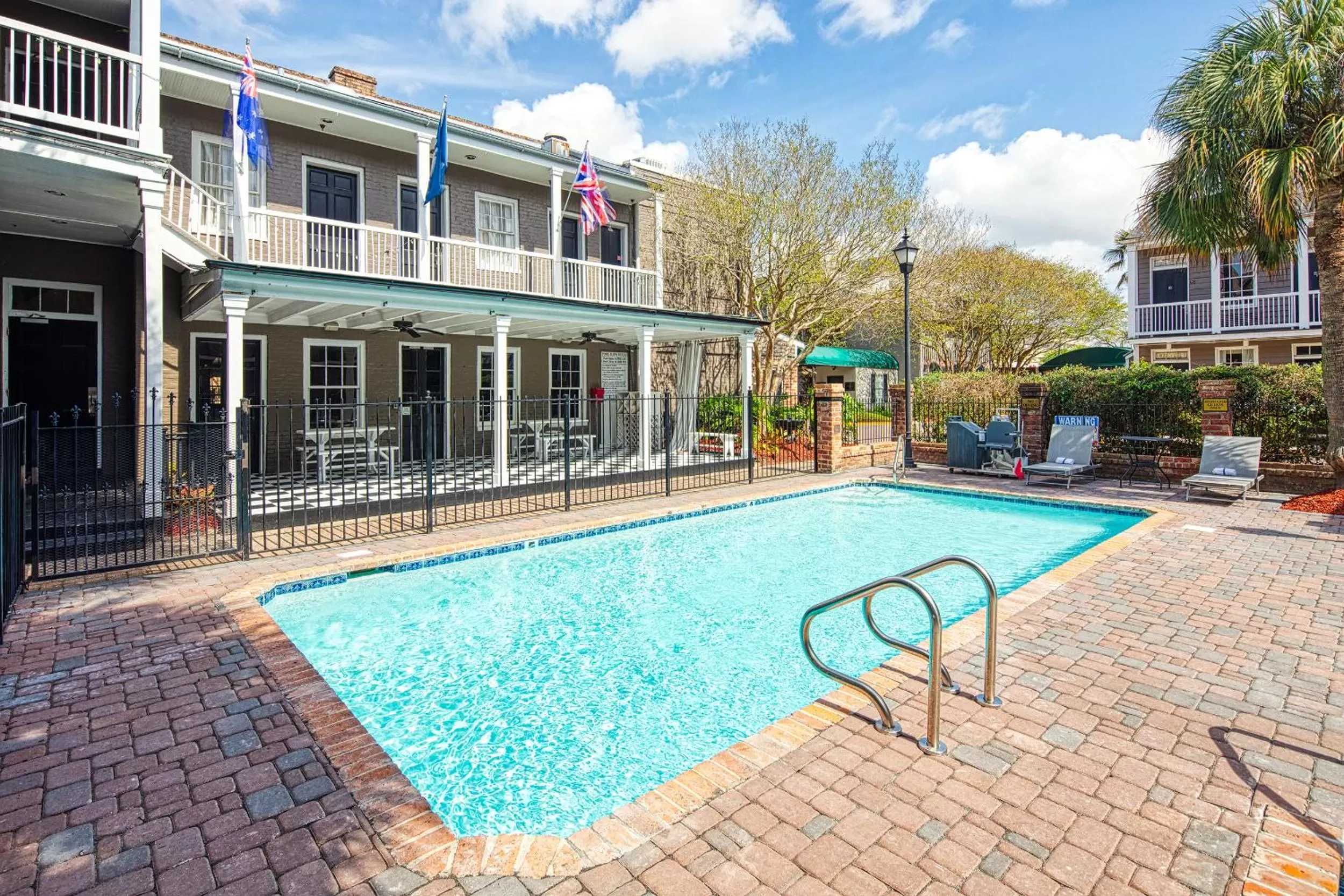 Swimming pool in Maison Saint Charles
