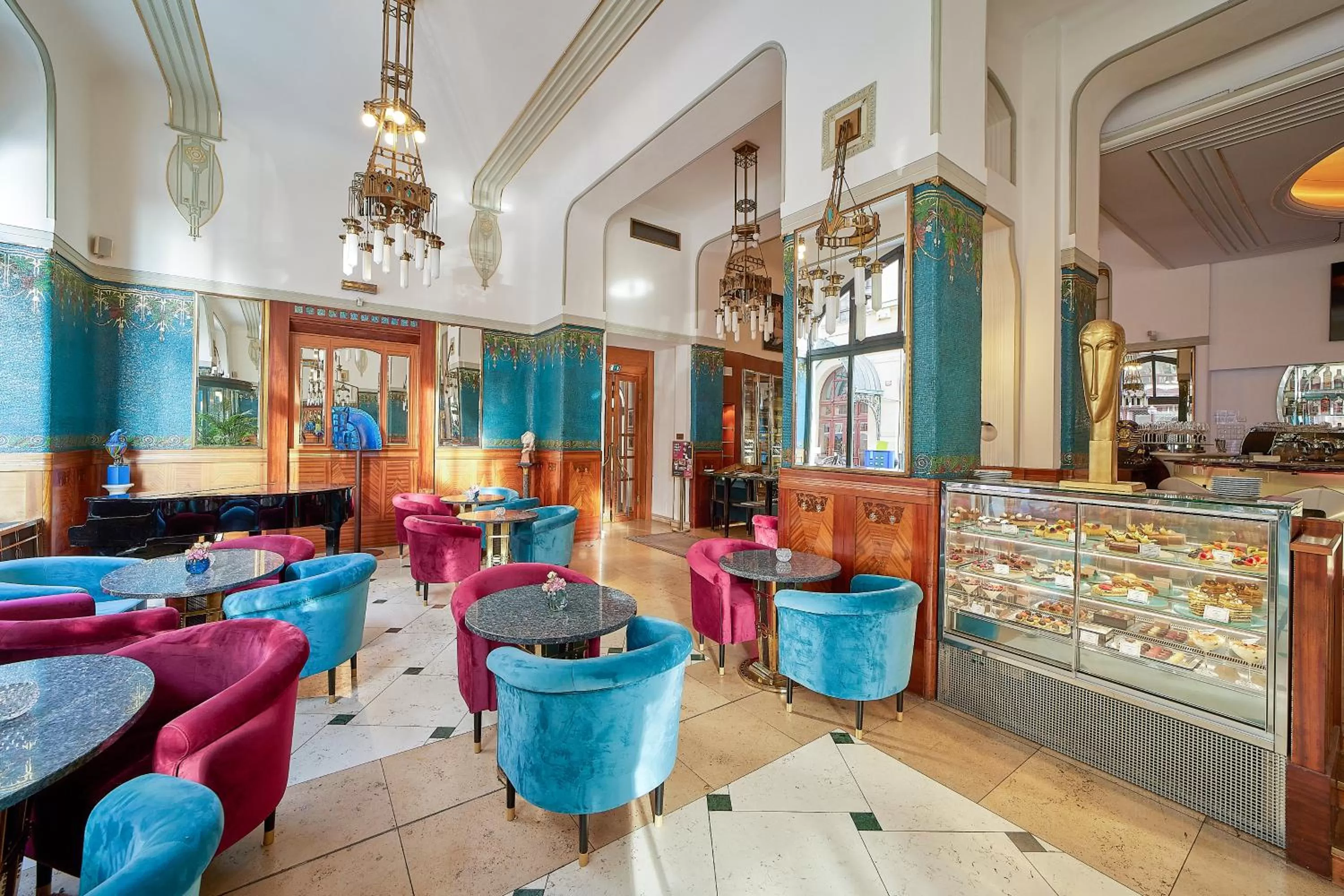 Restaurant/places to eat in Hotel Paris Prague