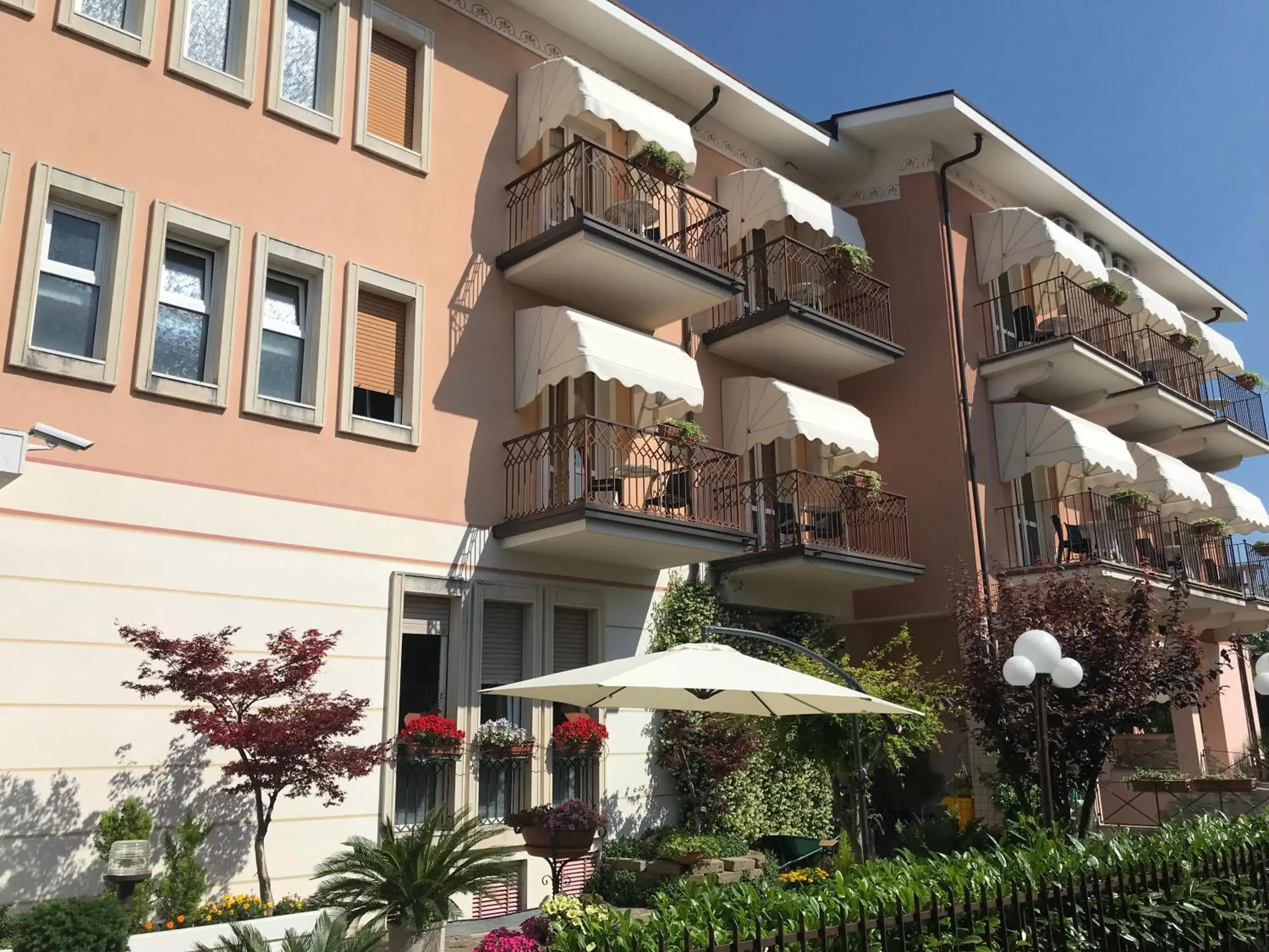 Facade/entrance, Property Building in Hotel Alsazia