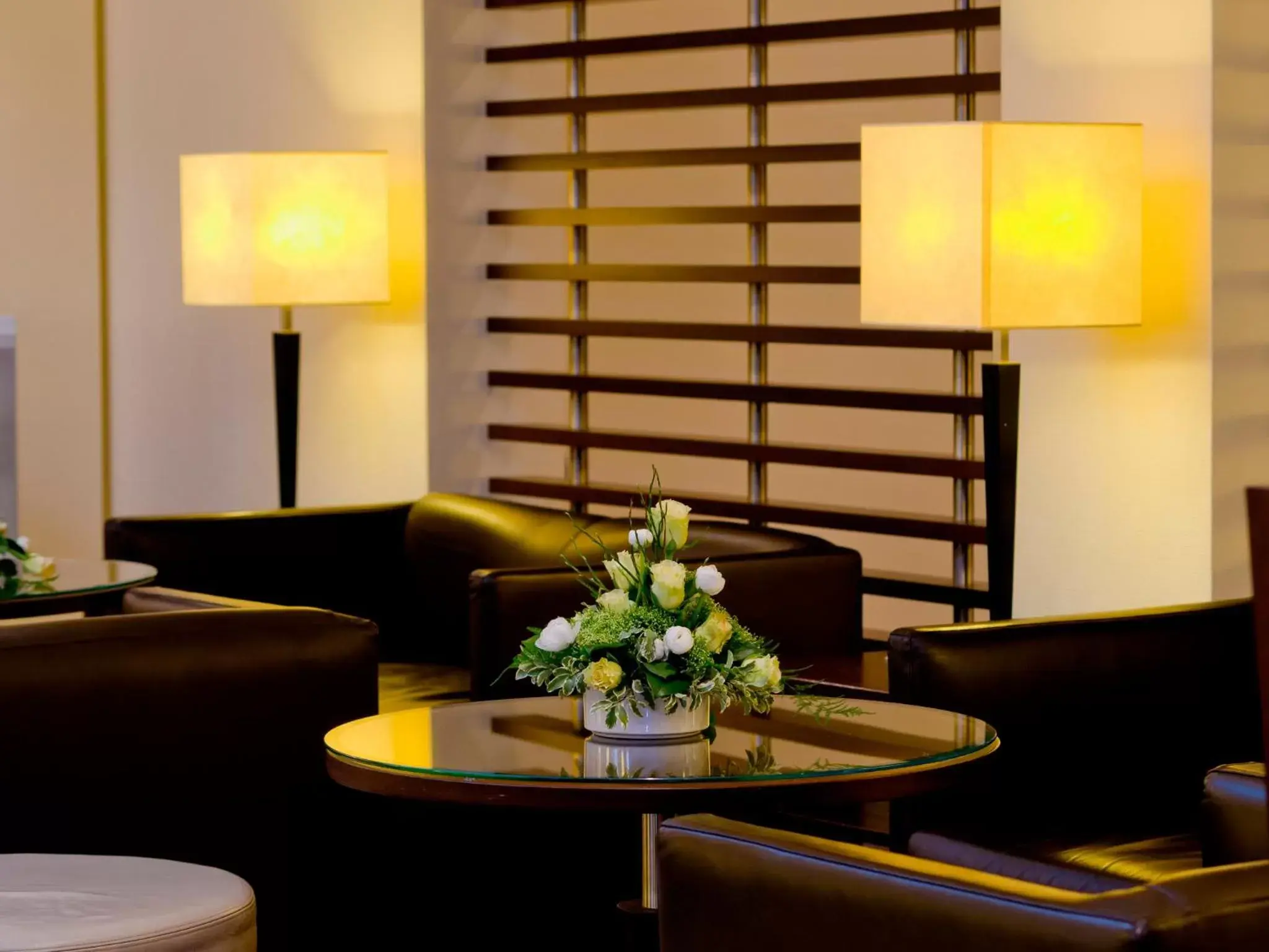 Lobby or reception in ACHAT Hotel Wiesbaden City