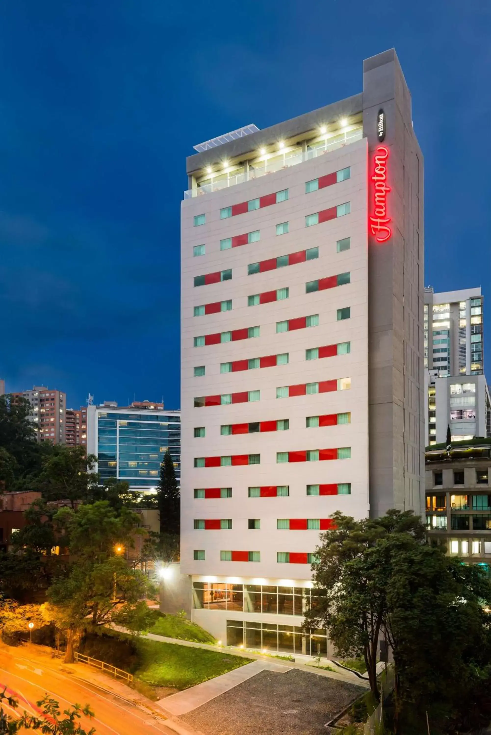 Property Building in Hampton by Hilton Medellin