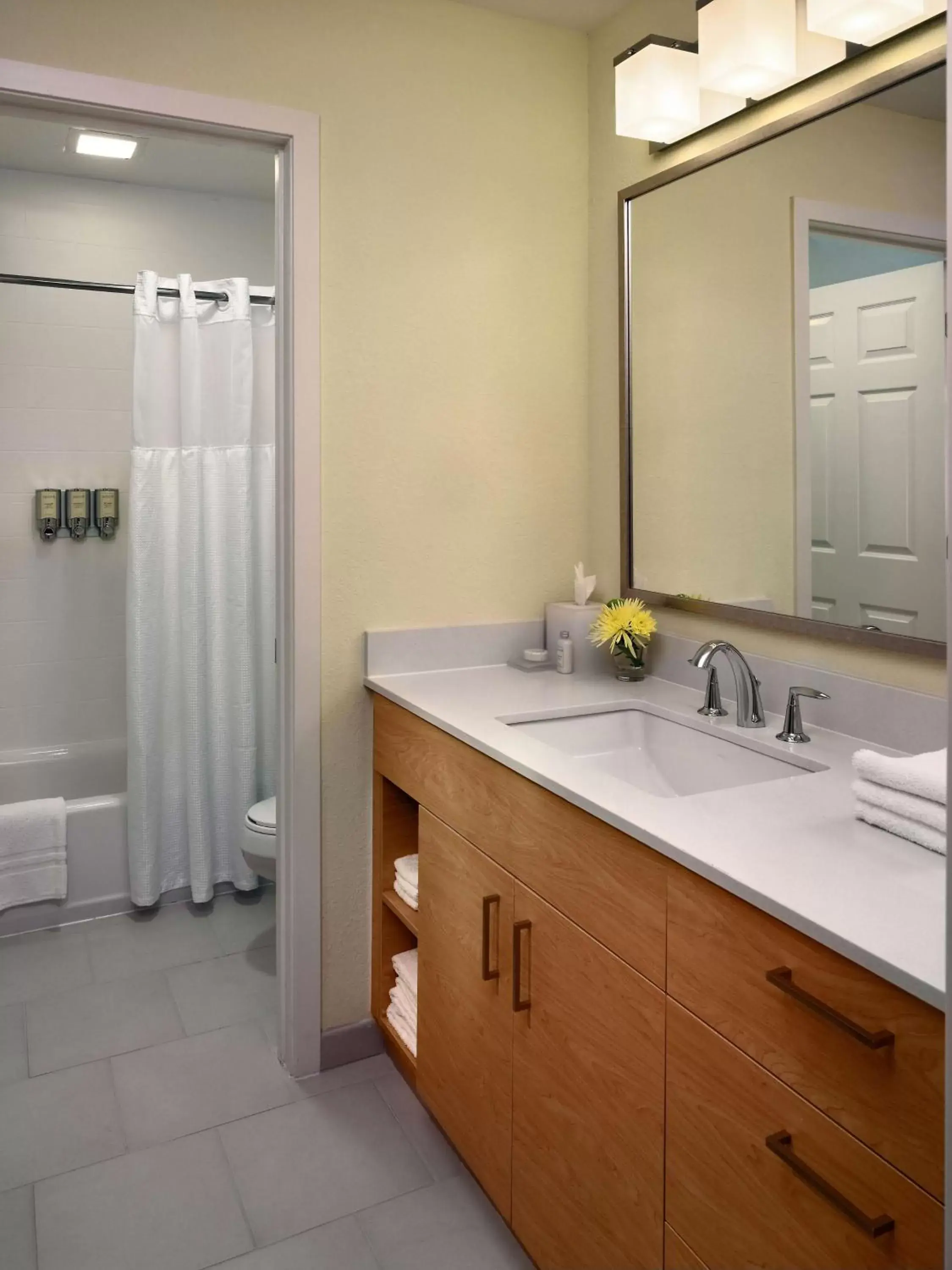 Bathroom in Sonesta ES Suites Atlanta - Perimeter Center North