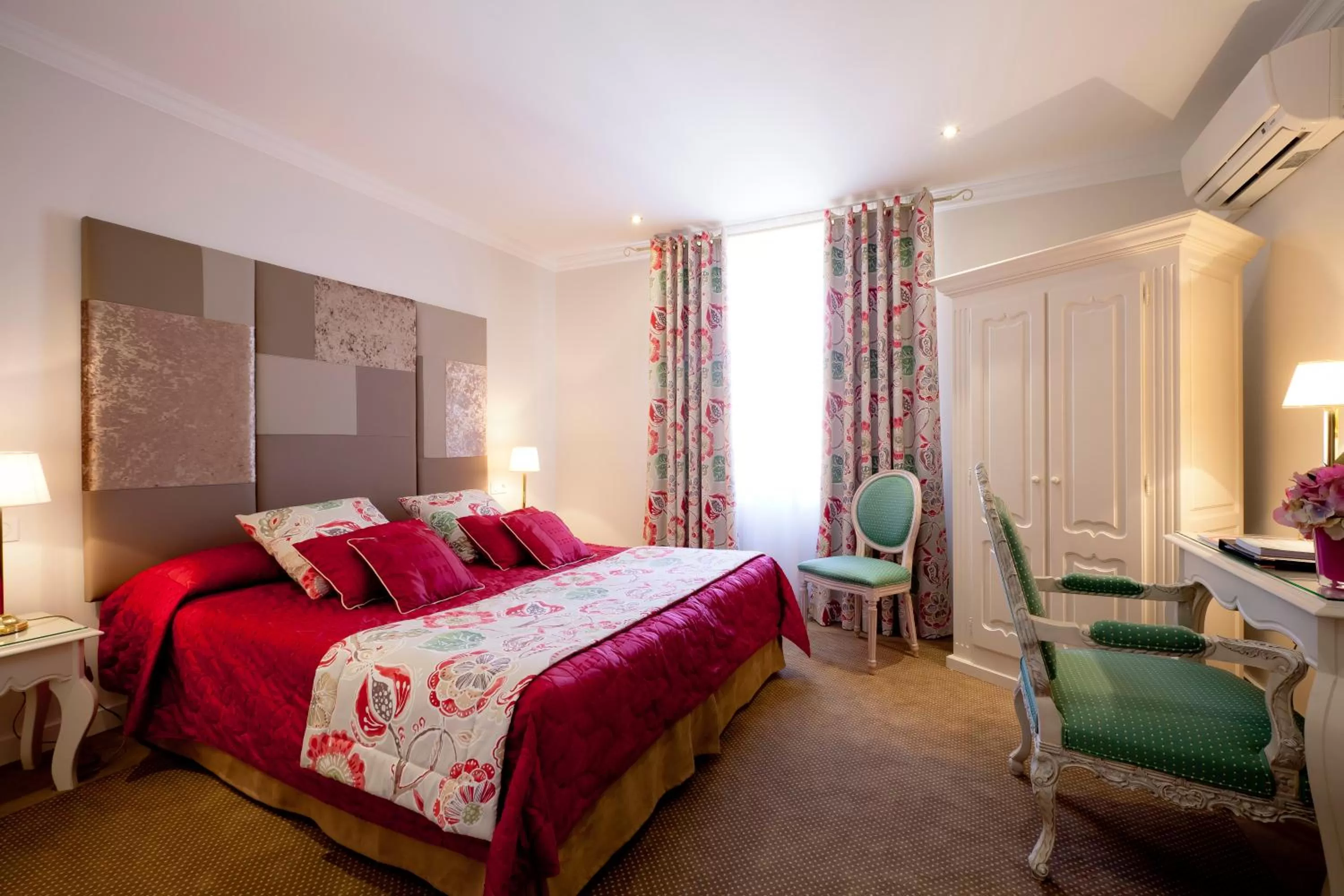 Superior Double Room in Grand Hotel des Terreaux