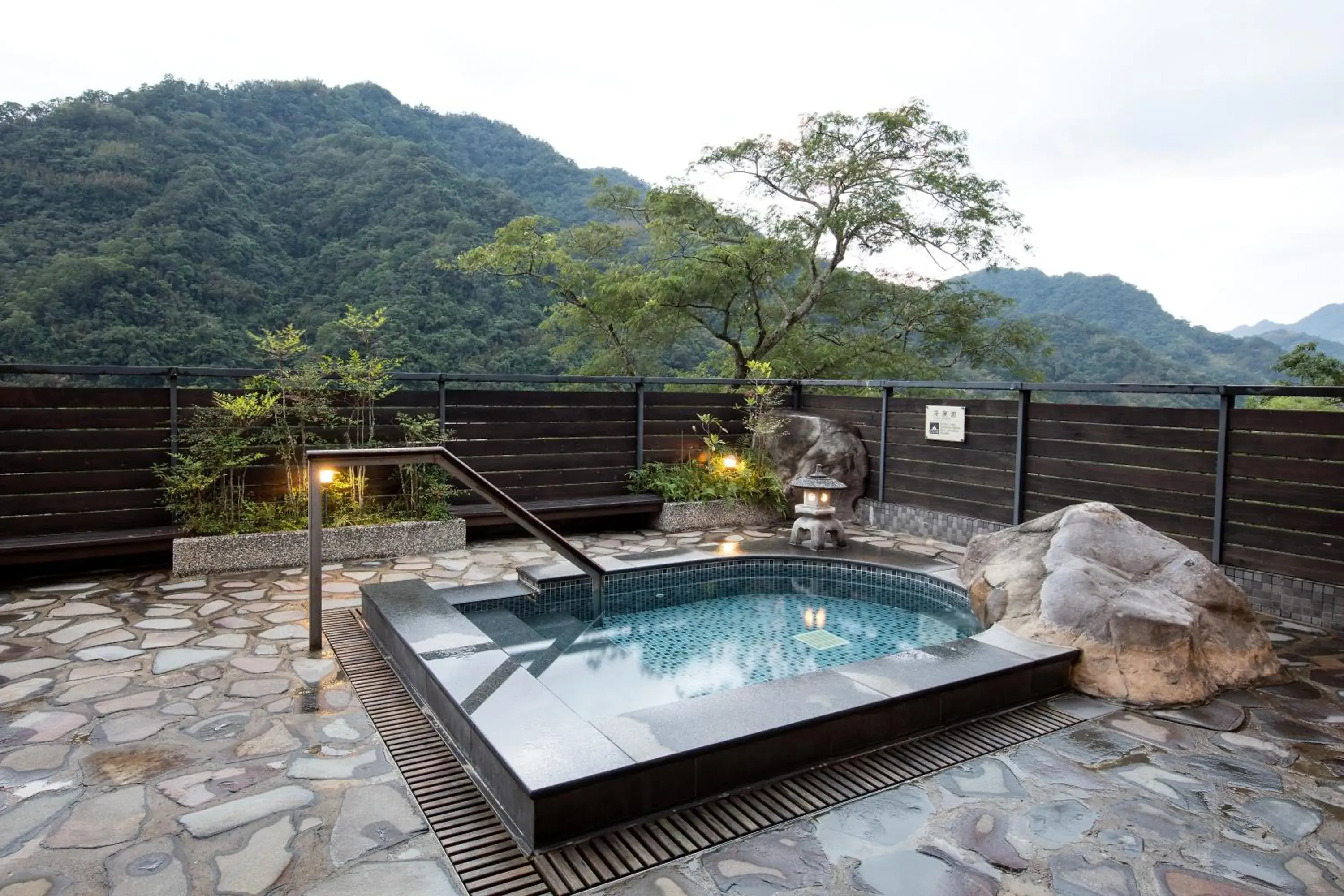 Hot Spring Bath, Swimming Pool in Great Roots Forestry Spa Resort