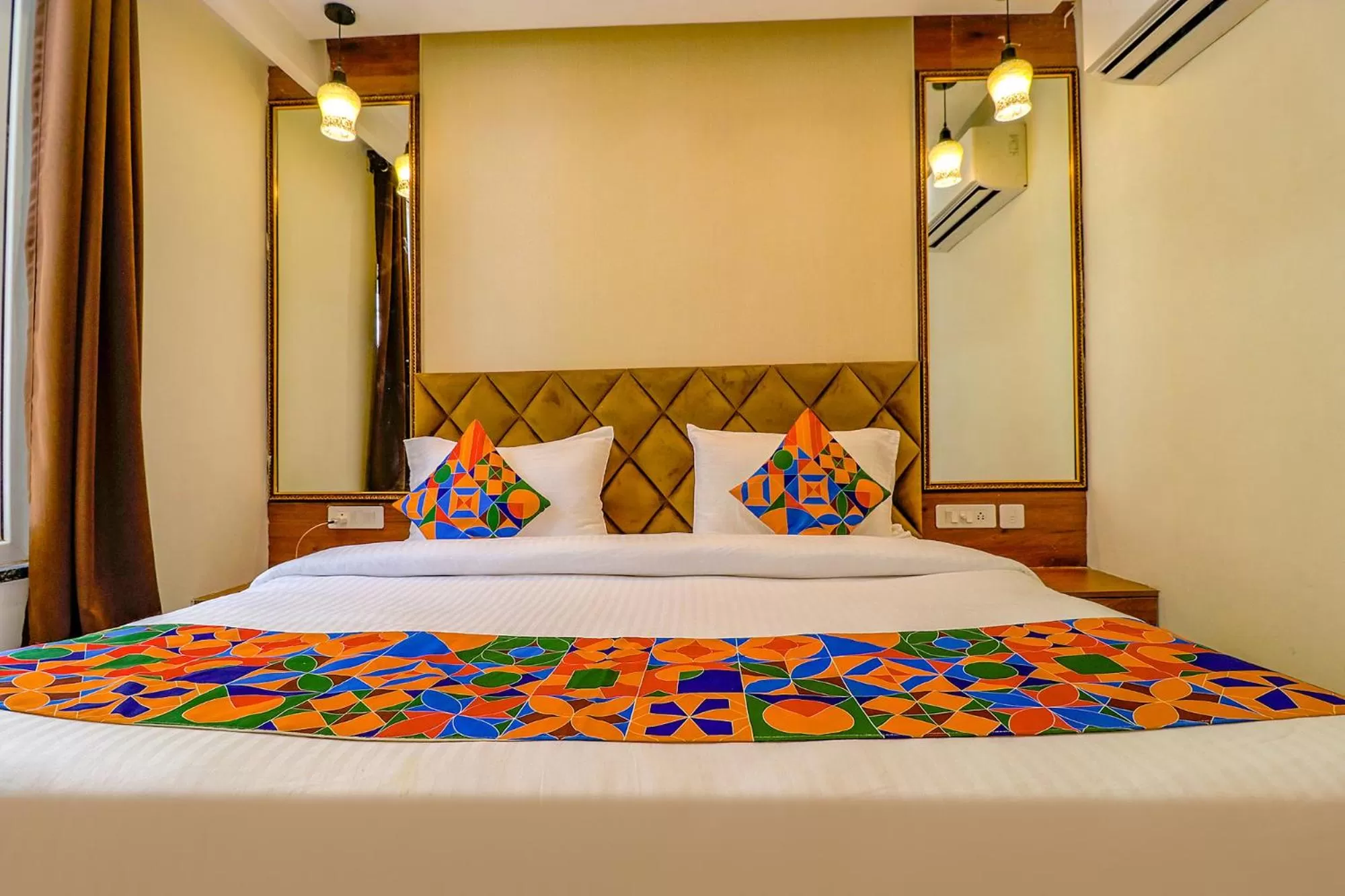 Bed in FabHotel Pitampura