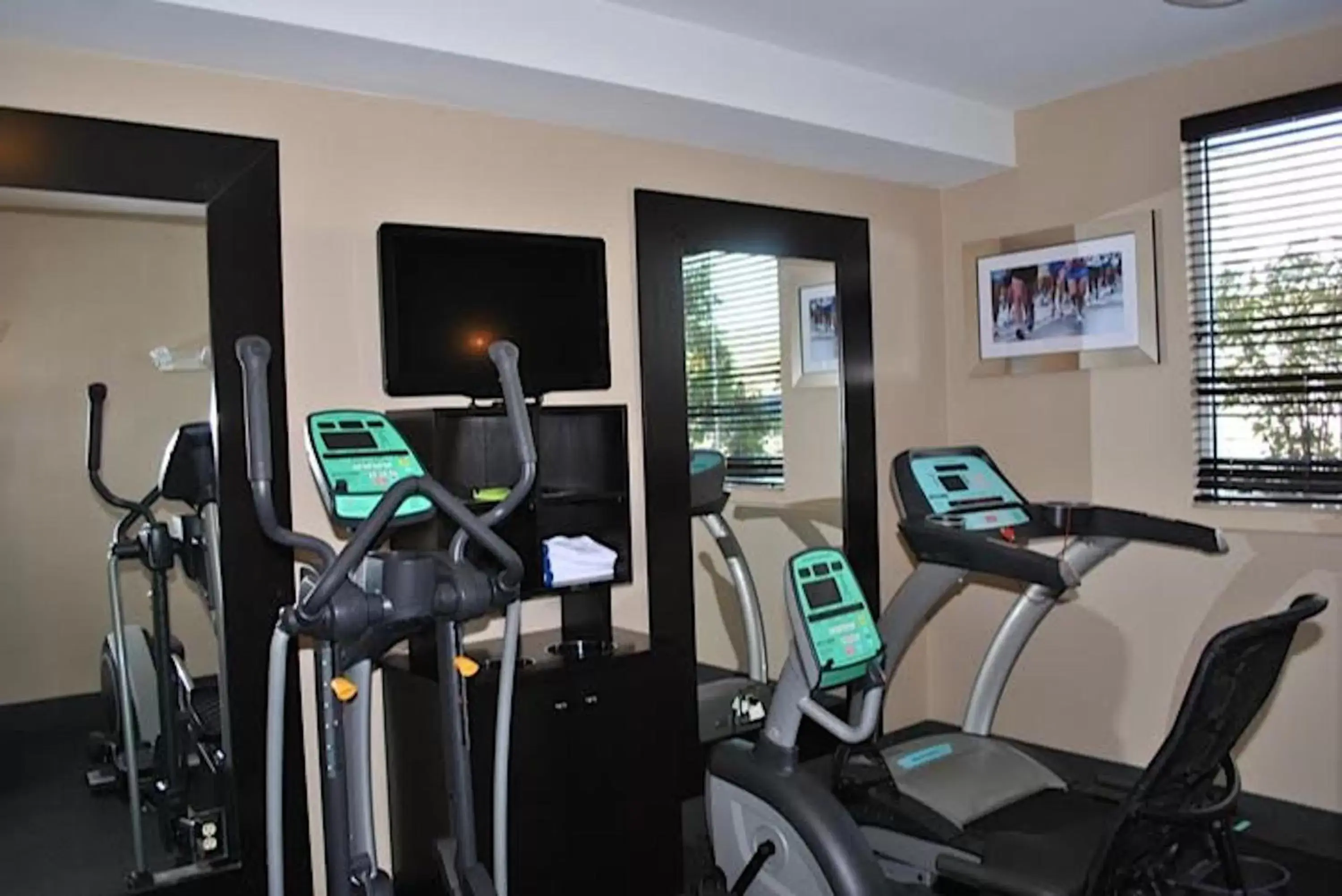 Fitness centre/facilities, Fitness Center/Facilities in Holiday Inn Express Pittsburgh - Munhall, an IHG Hotel