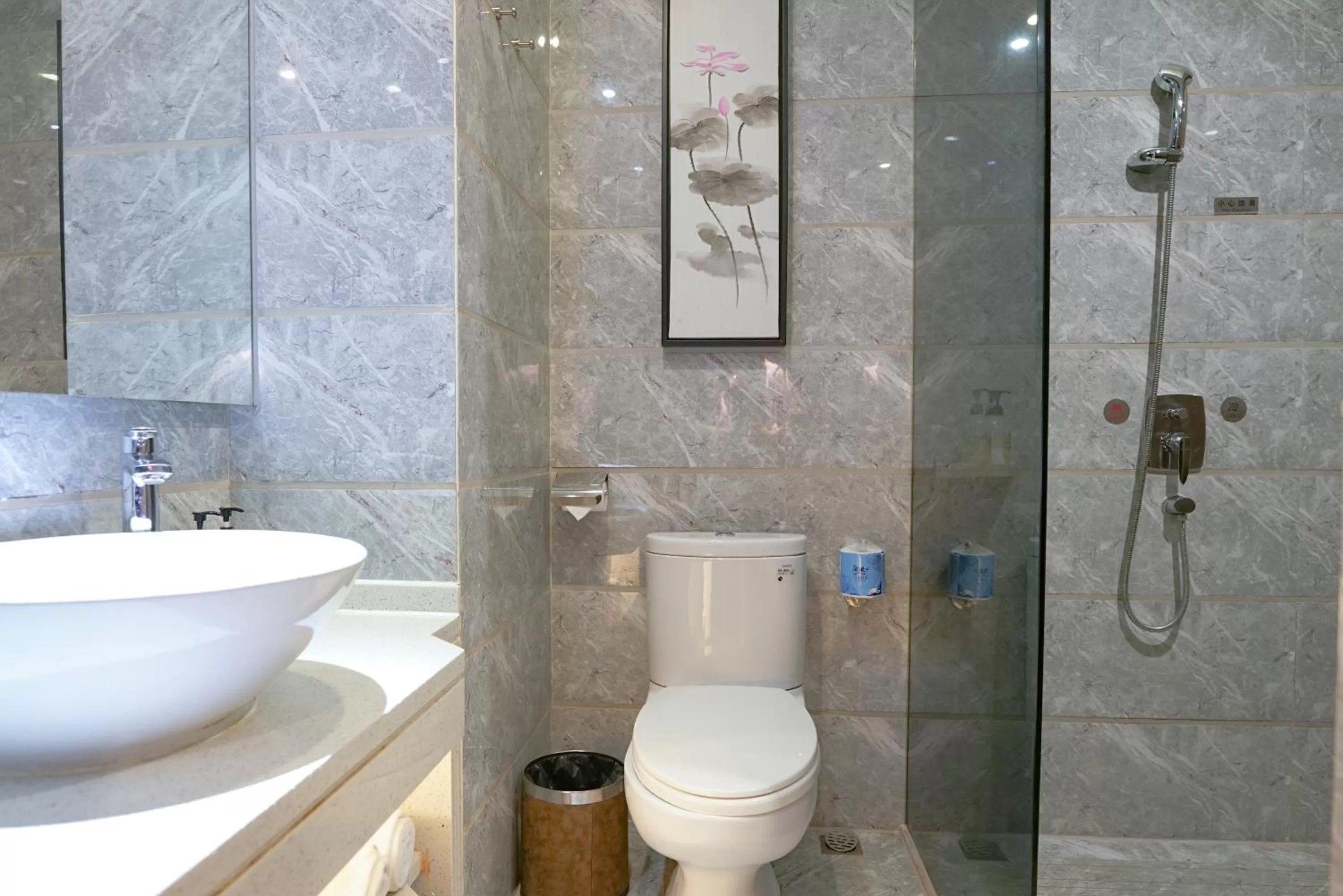 Shower, Bathroom in Paco Hotel Tiyuxilu Metro Guangzhou-Free Shuttle Bus fir Canton Fair