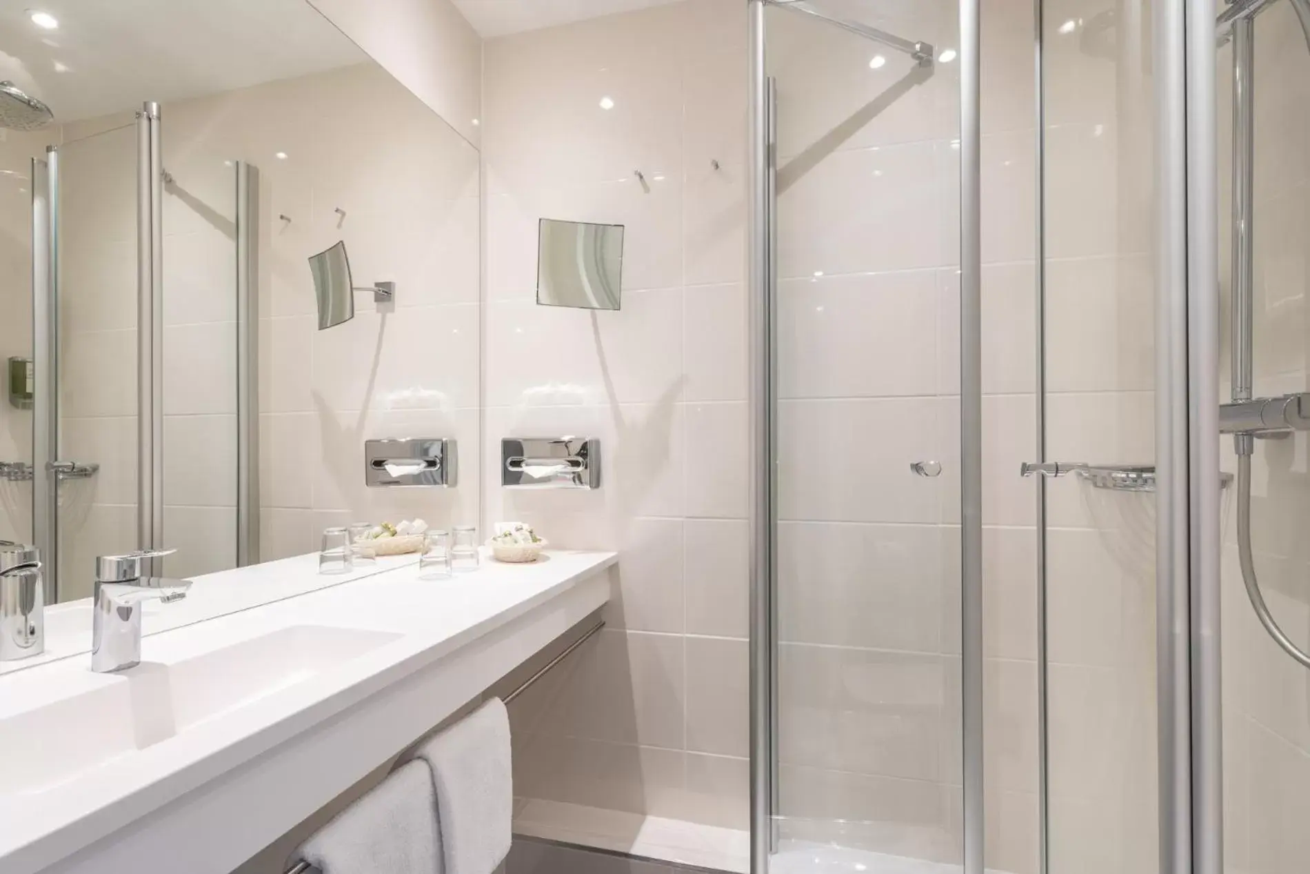 Bathroom in Hotel Yachtclub Bathroom in Hotel Yachtclub