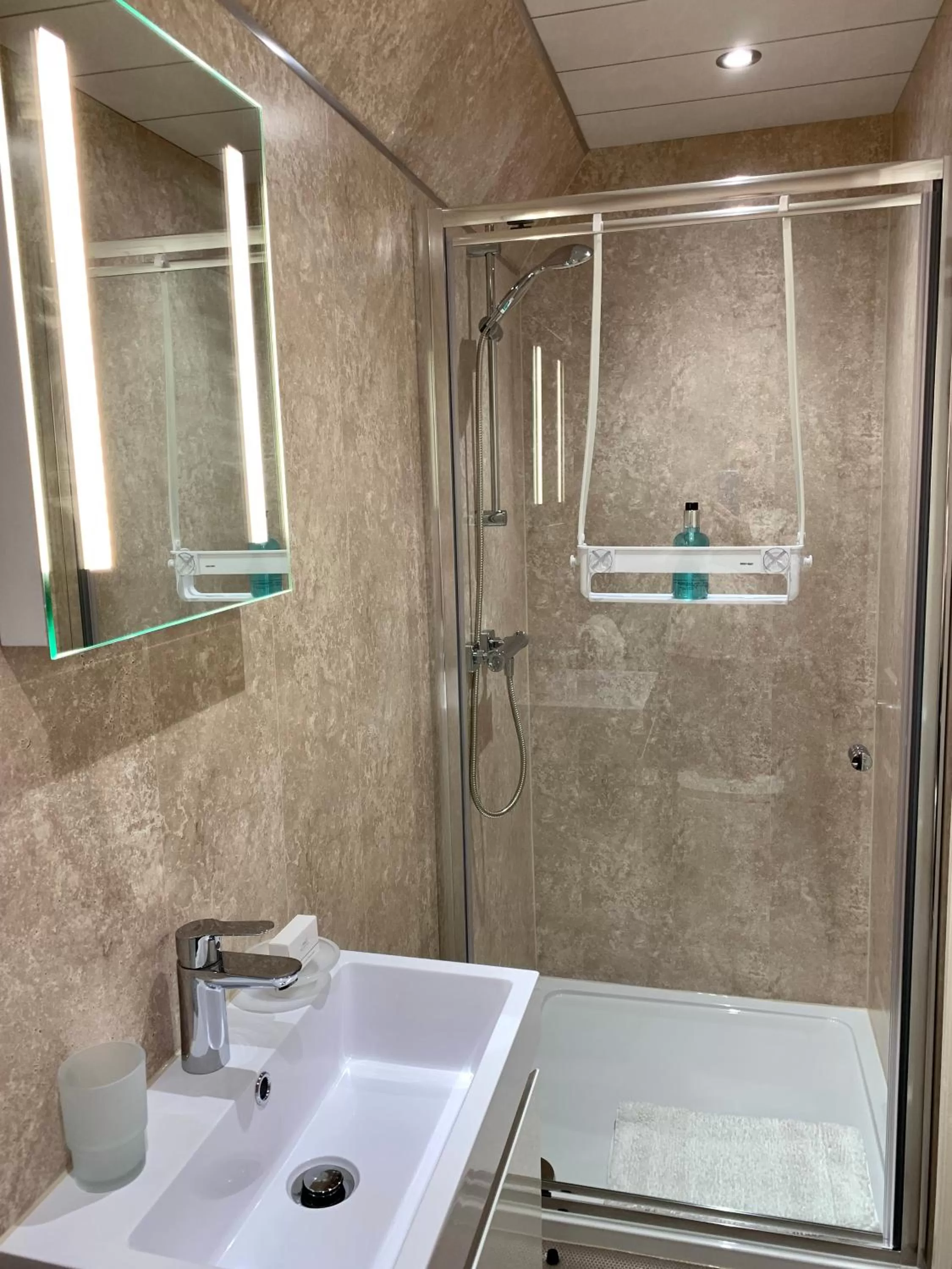 Bathroom in The Gaydon