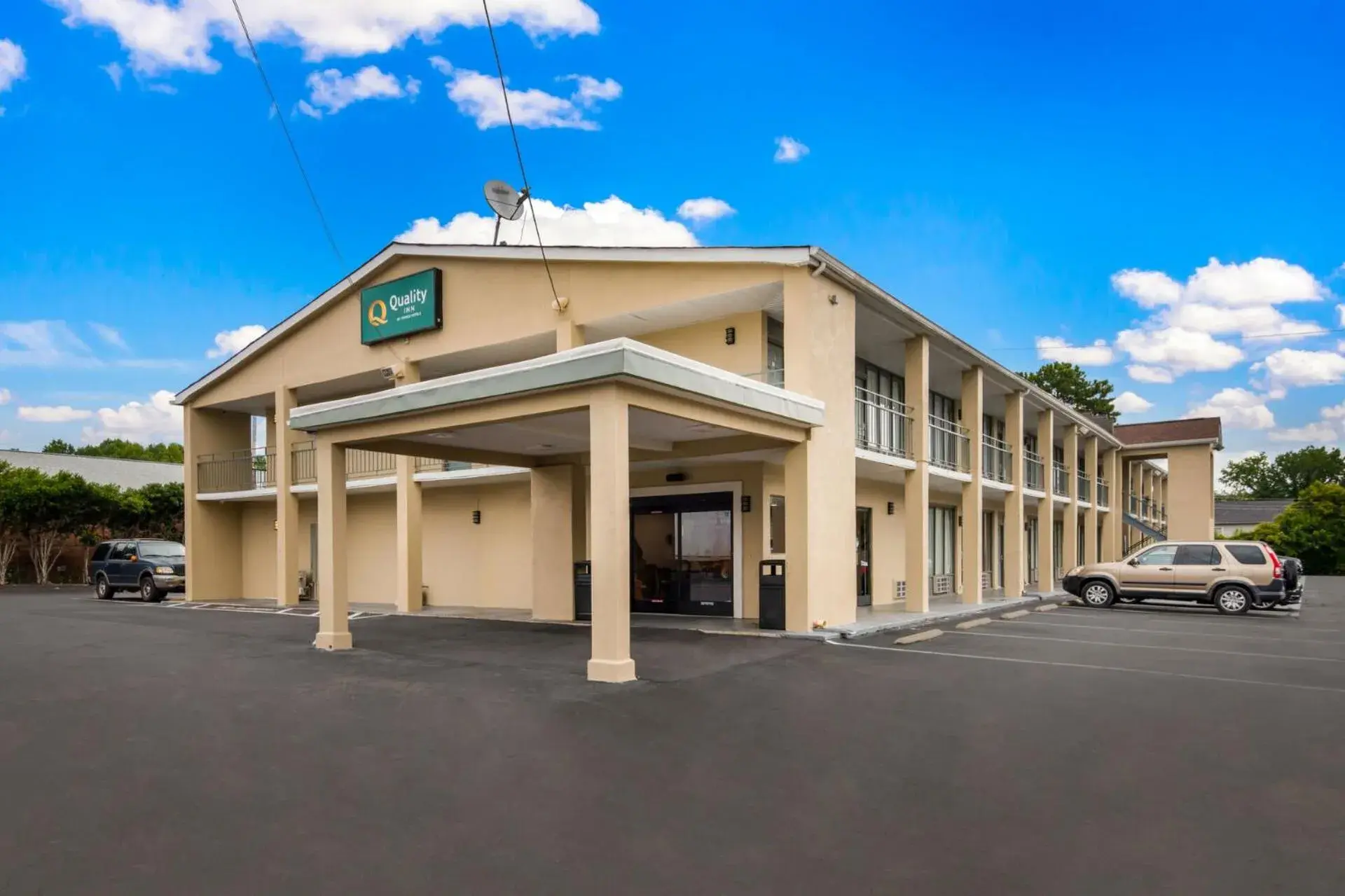 Property Building in Quality Inn