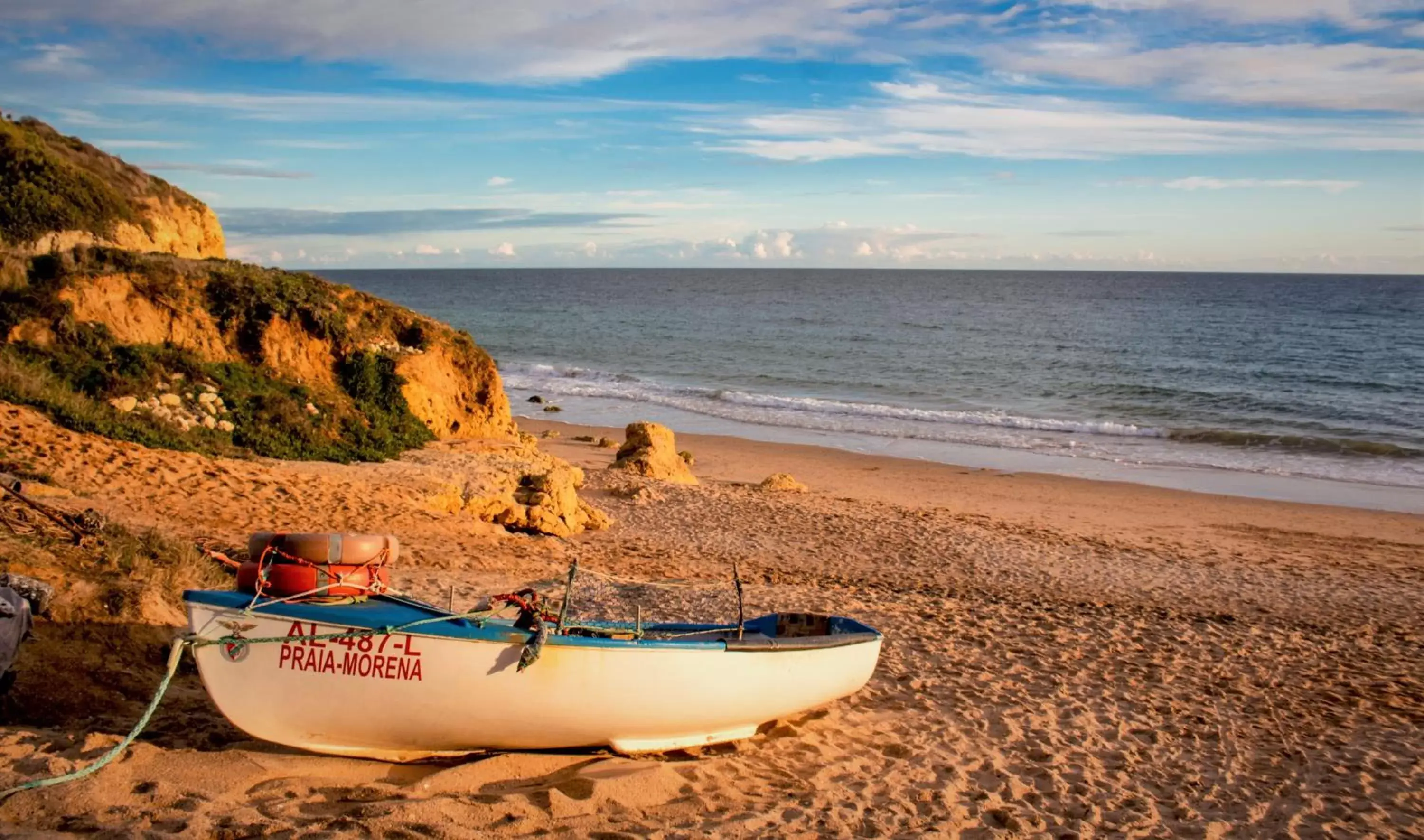 Beach in Aquamar Albufeira Moon Dream