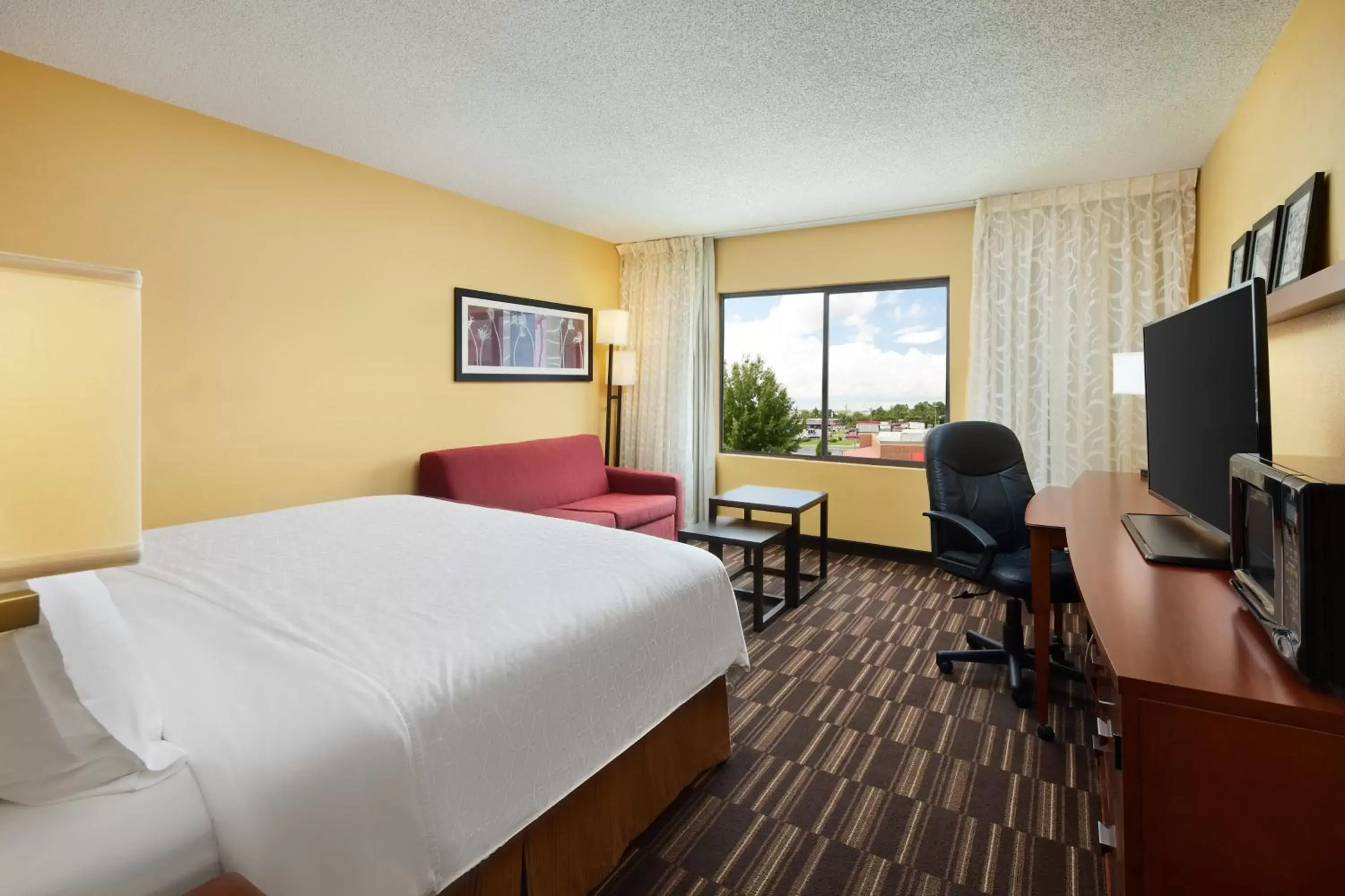 Photo of the whole room in Holiday Inn Express Tifton, an IHG Hotel