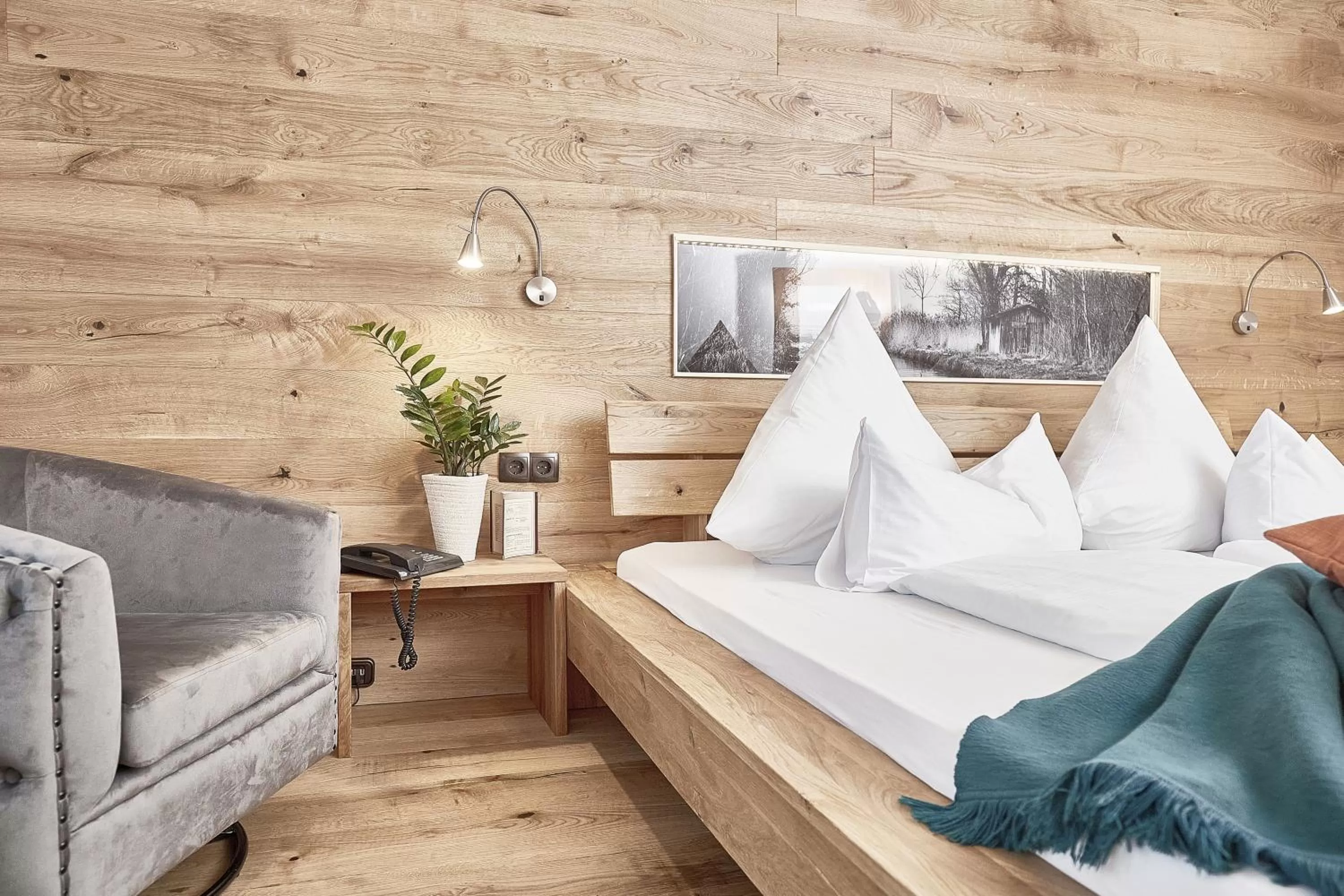 Photo of the whole room, Bed in Zum Fischer am See ***S