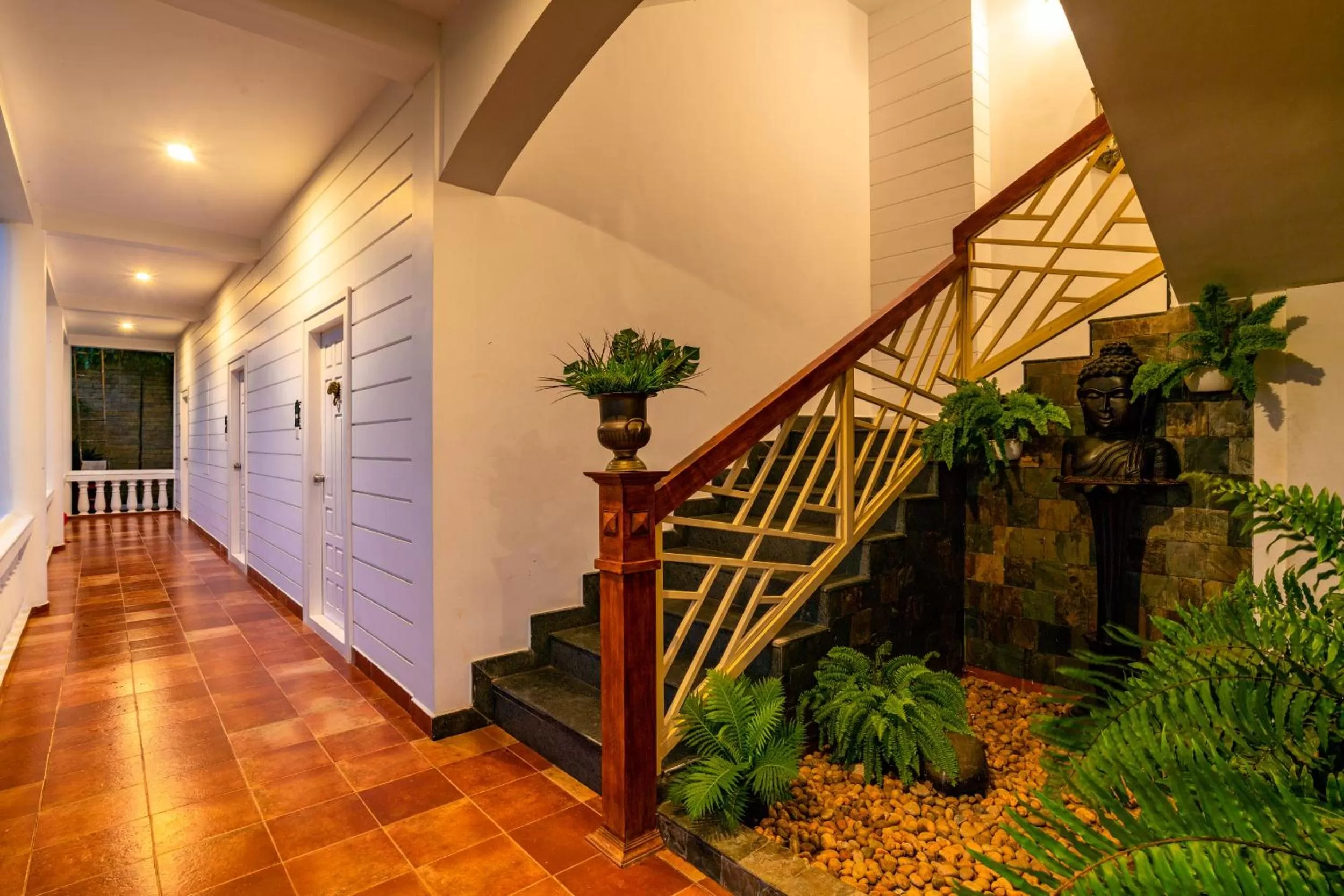 Facade/entrance in Tea Harvester