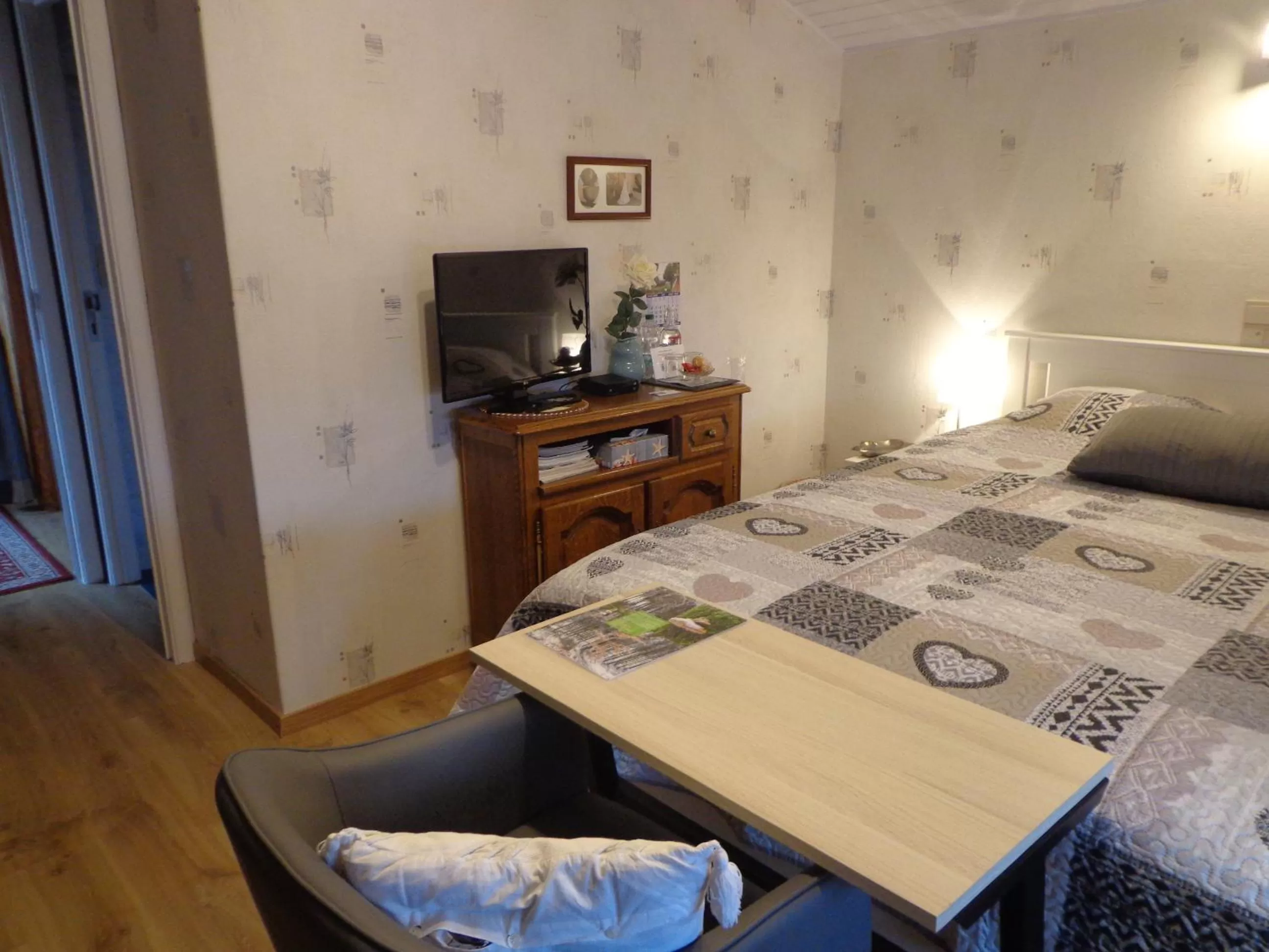 Bed in Le Chant du Merle