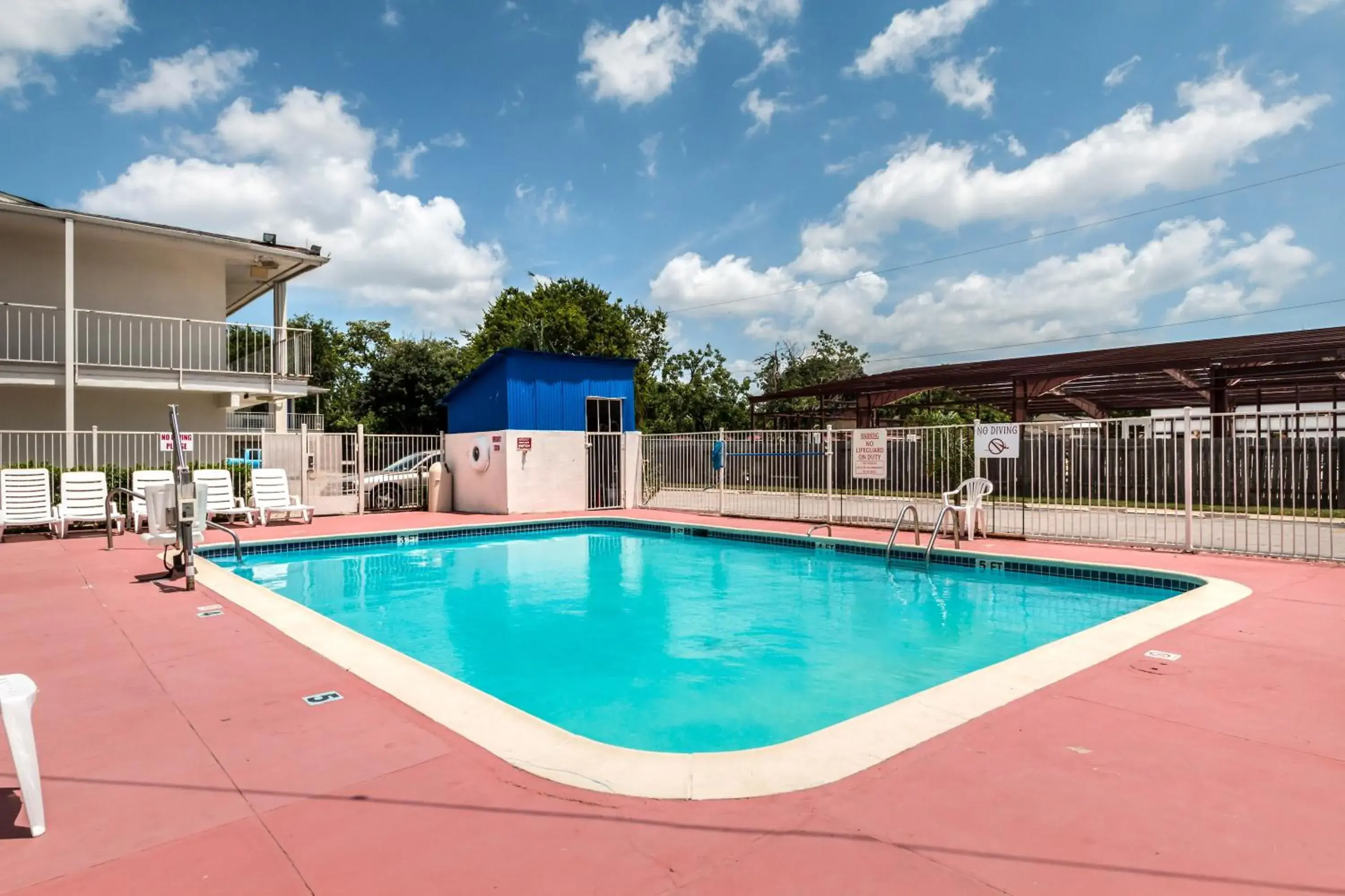 Swimming Pool in Motel 6-Victoria, TX