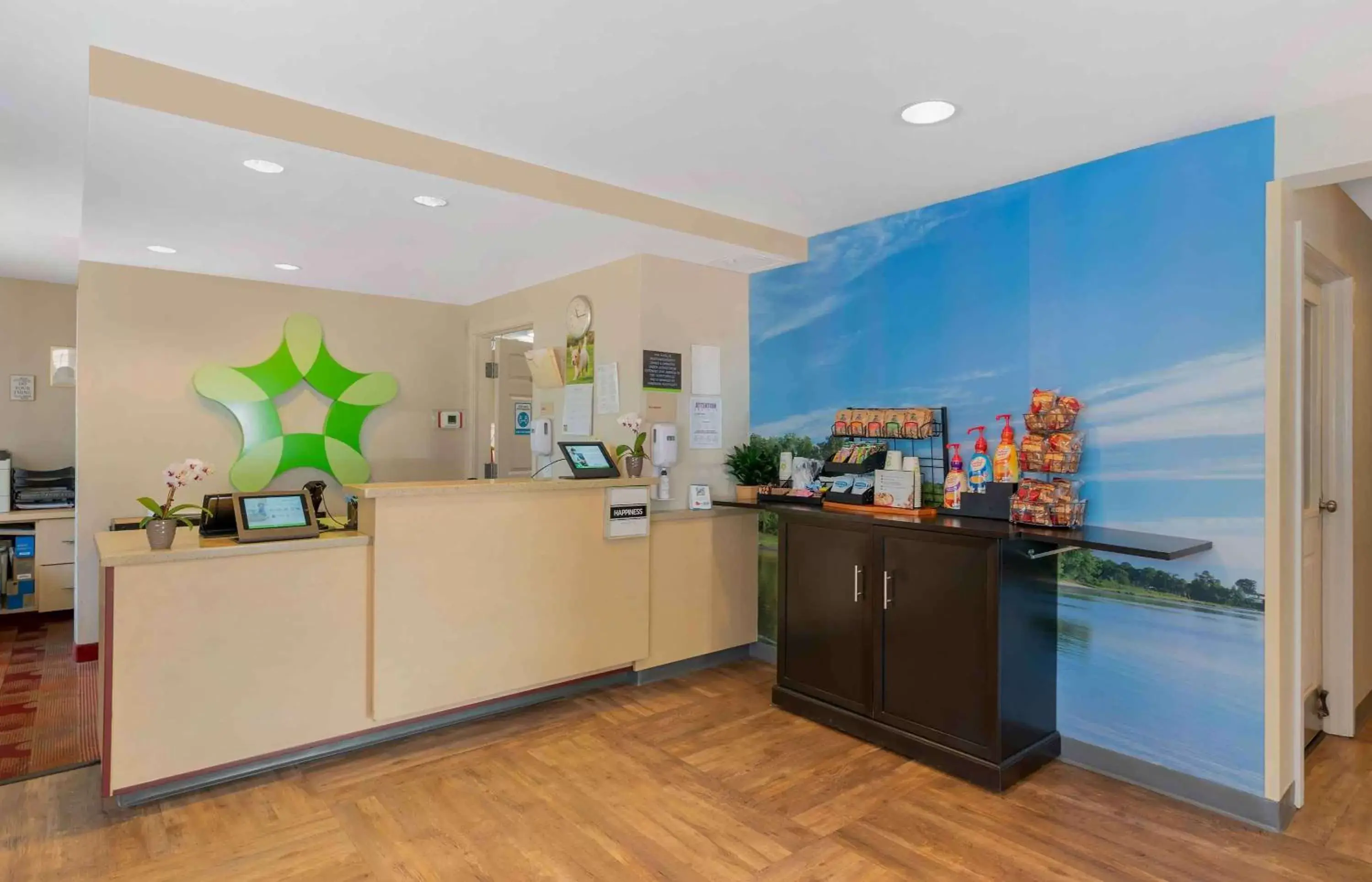 Lobby or reception, Kitchen/Kitchenette in Extended Stay America Suites - Newport News - Yorktown