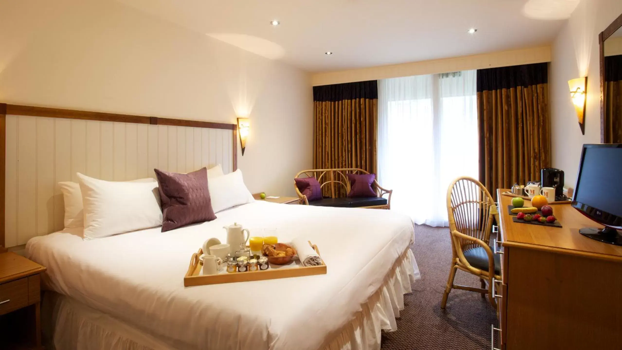 Continental breakfast, Bed in Marwell Hotel - A Bespoke Hotel