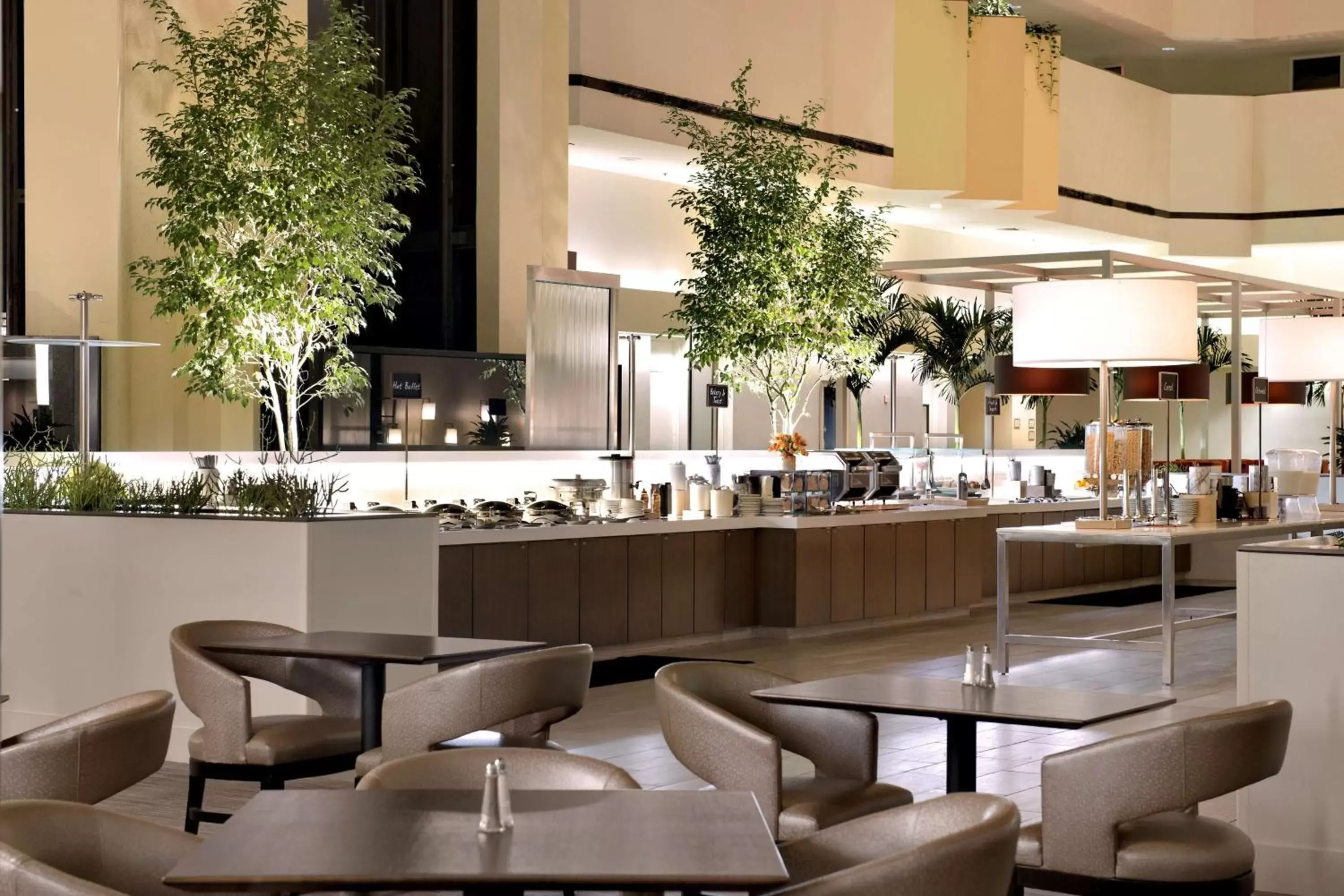 Dining area, Restaurant/Places to Eat in Embassy Suites Boca Raton