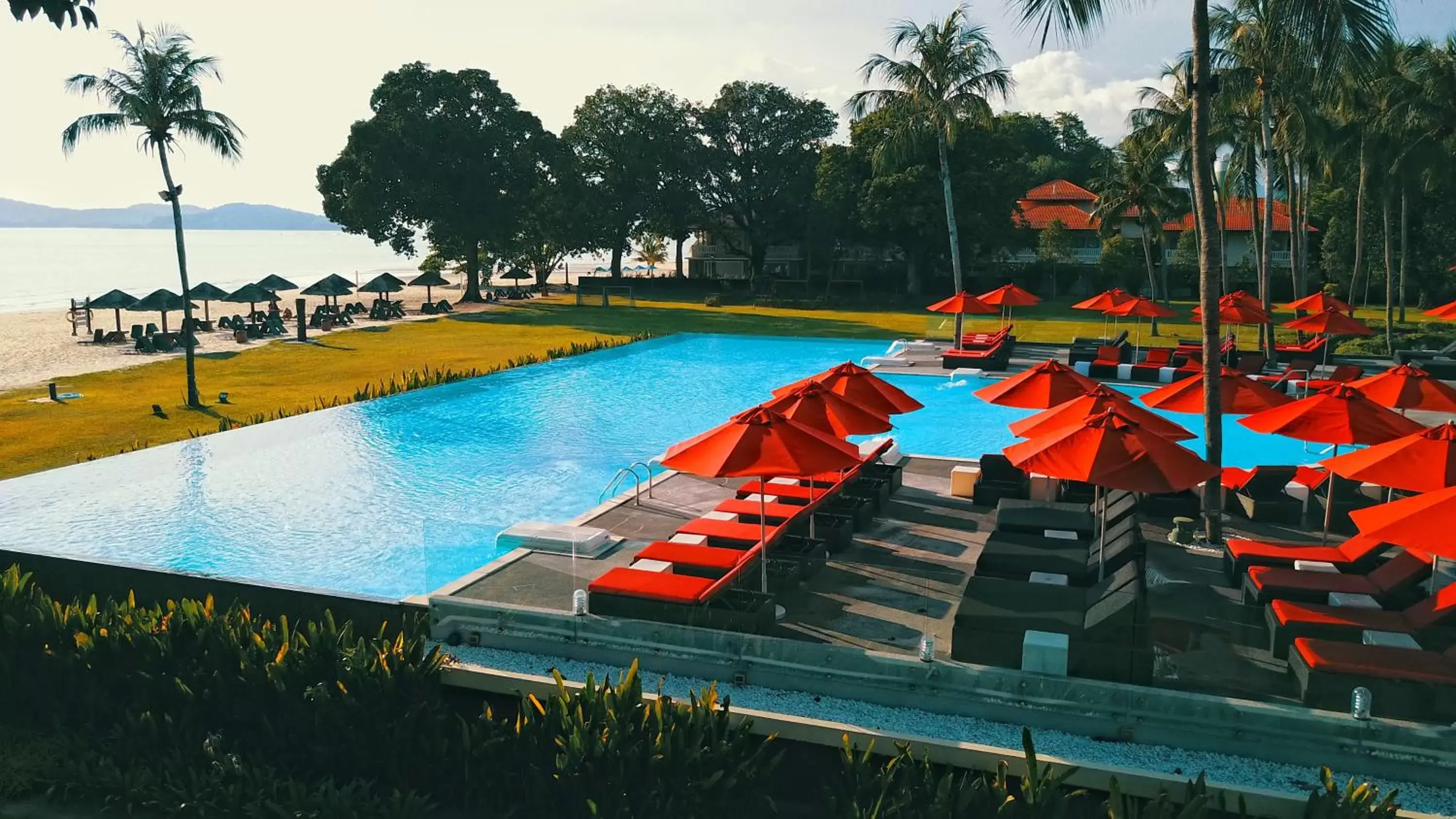 Swimming Pool in Holiday Villa Beach Resort & Spa Langkawi