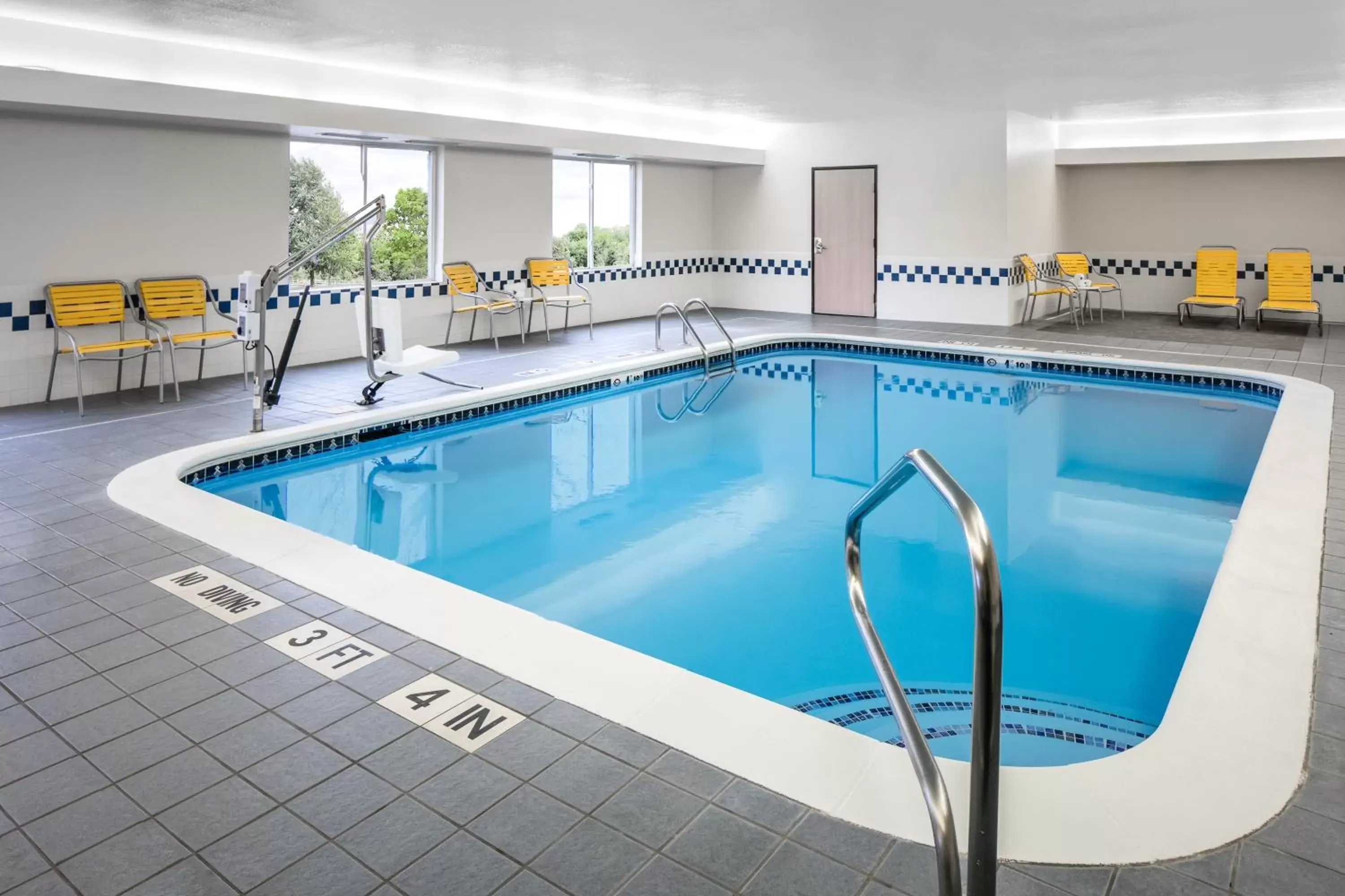 Day, Swimming Pool in Comfort Inn & Suites Olathe - Kansas City