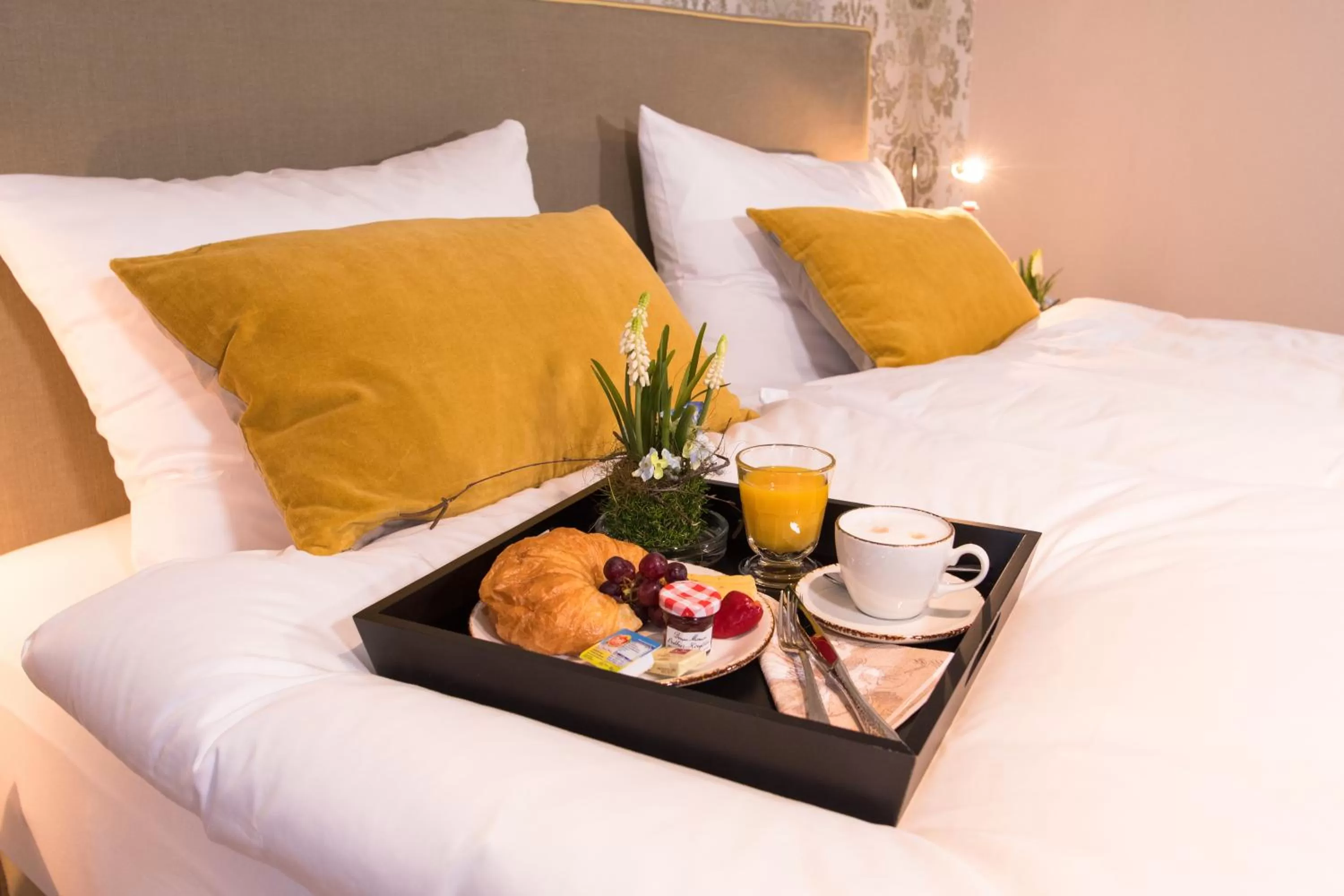 Decorative detail, Bed in Visbeker Deern Hotel Garni