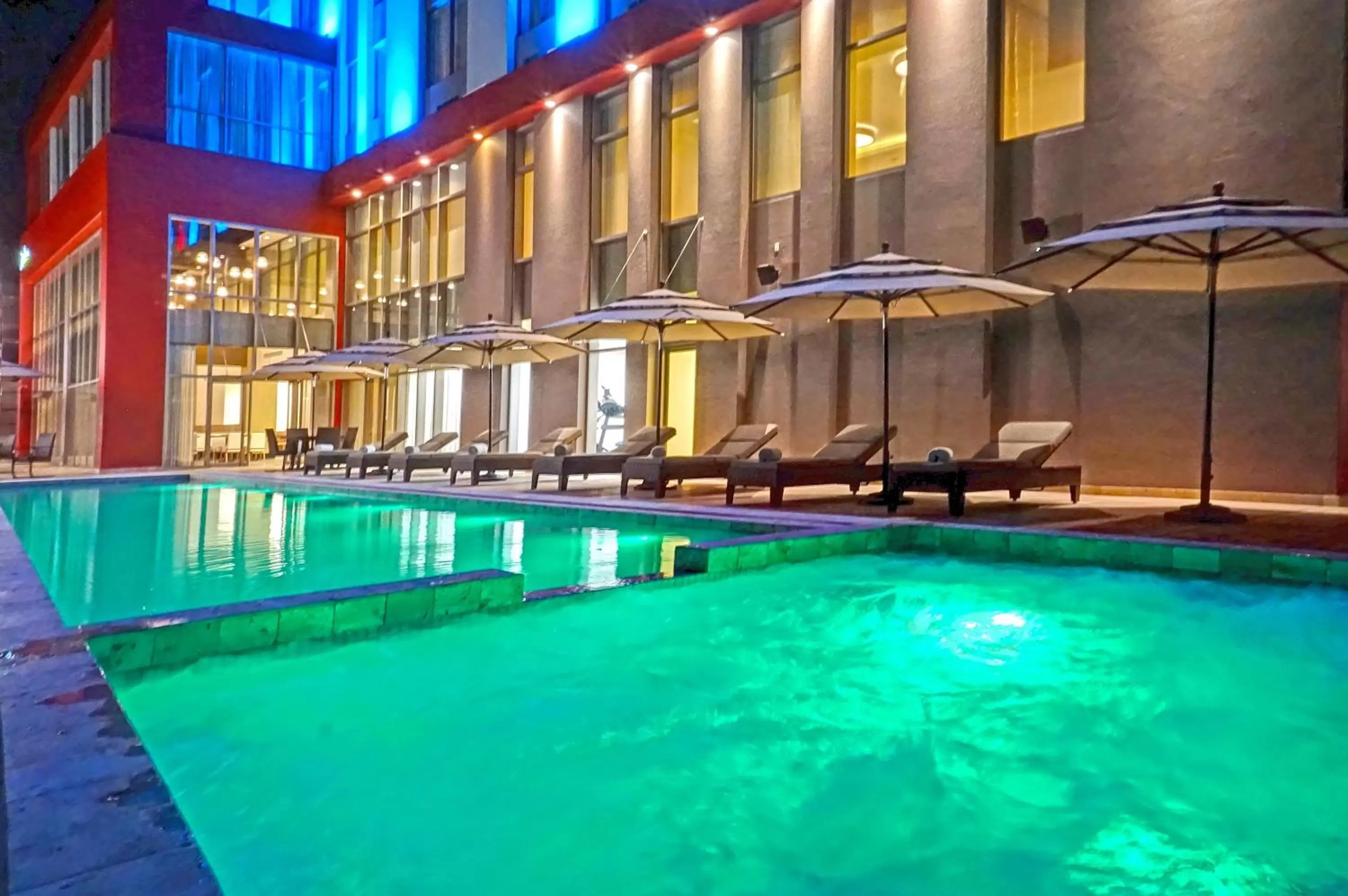 Swimming pool in Radisson Hotel Guayaquil