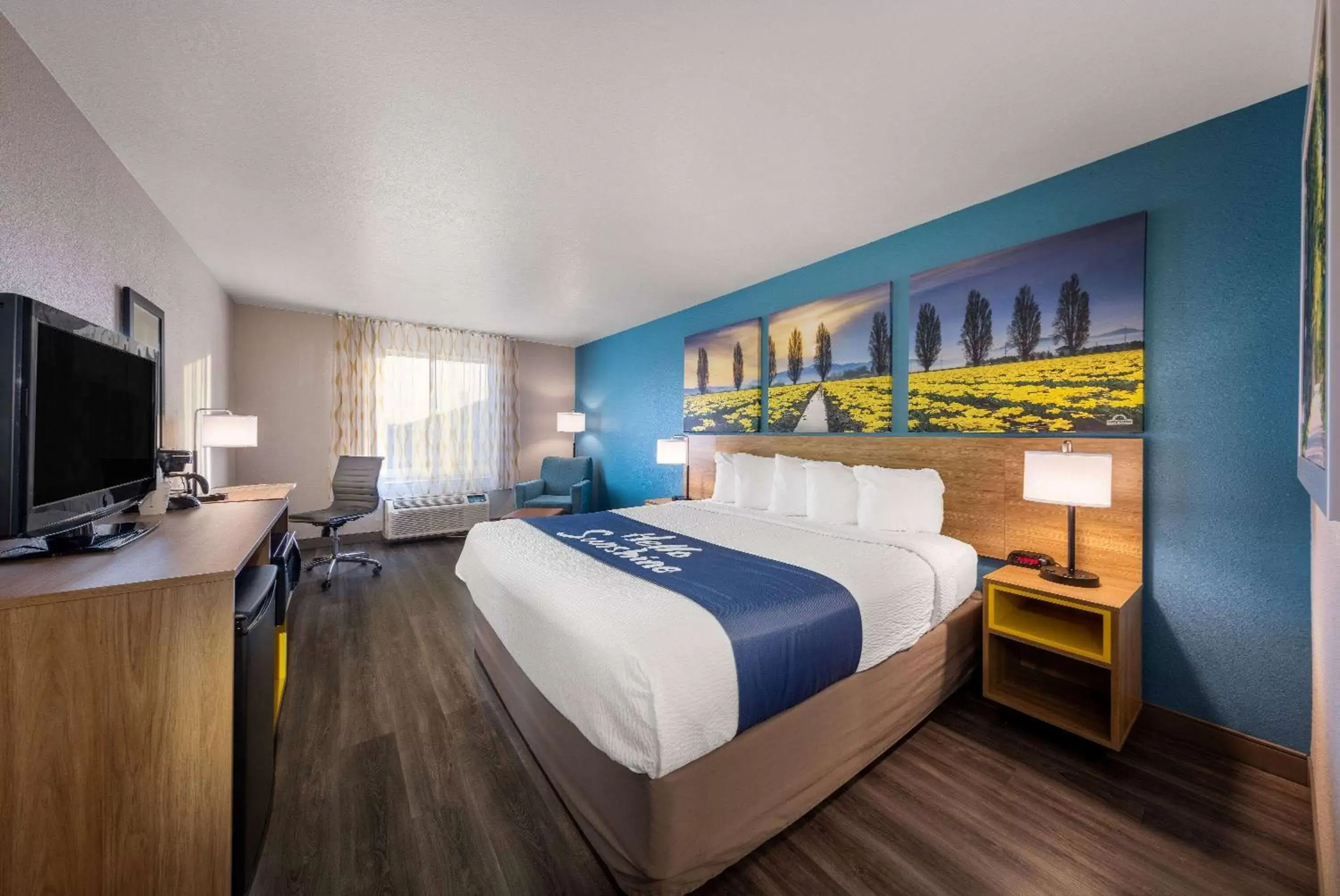 Photo of the whole room in Days Inn by Wyndham Lathrop